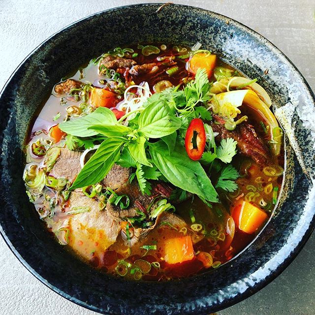 Bo Kho - Vietnamese beef stew with basil - so good...
#bokho #vietnamesefood #vietnamesecookingclass #foodblogger #frankfurtfood #frankfurttourguide #tigercheffood #foodtour #kochkurs #basilikum