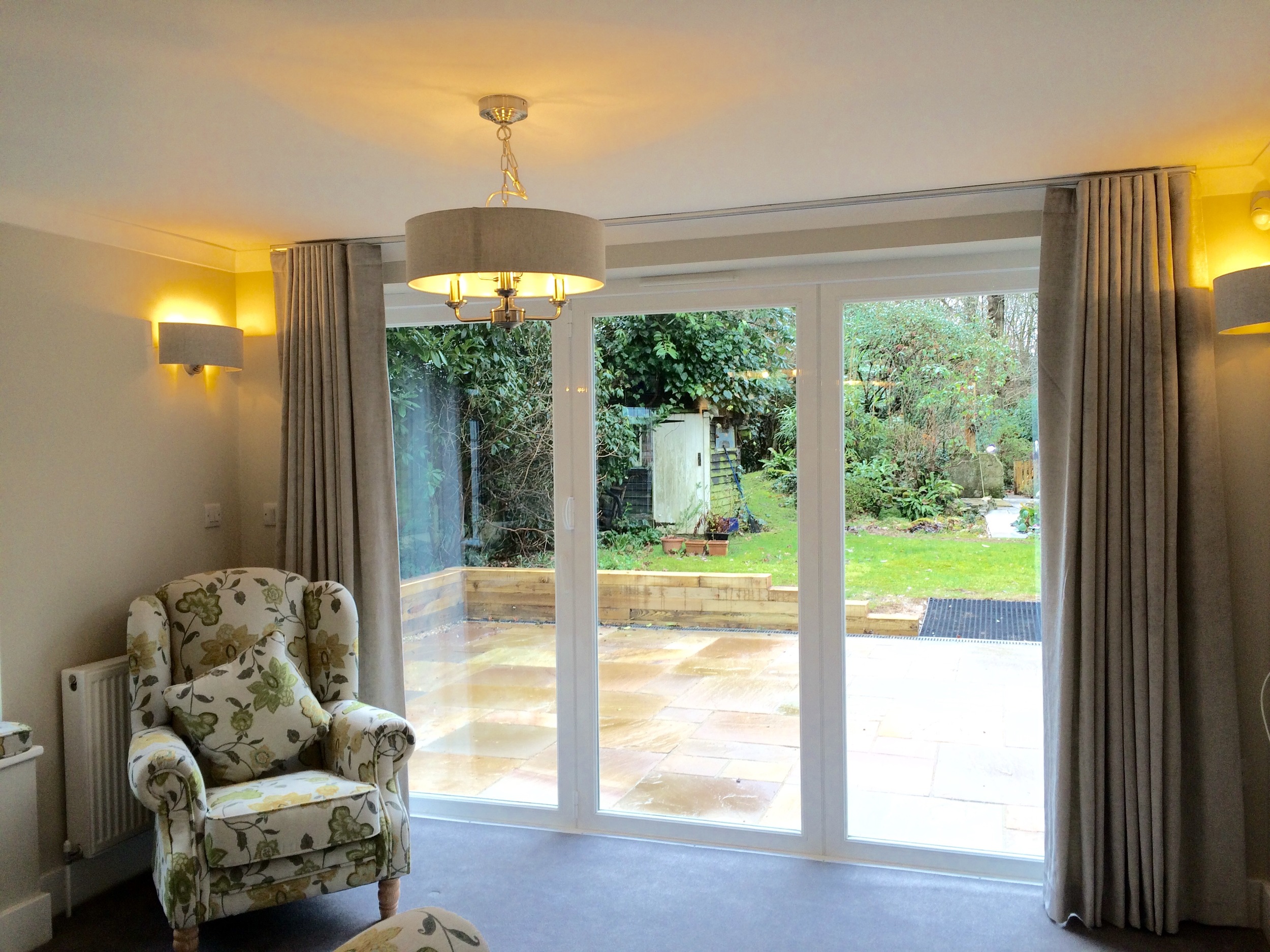 Wave curtains