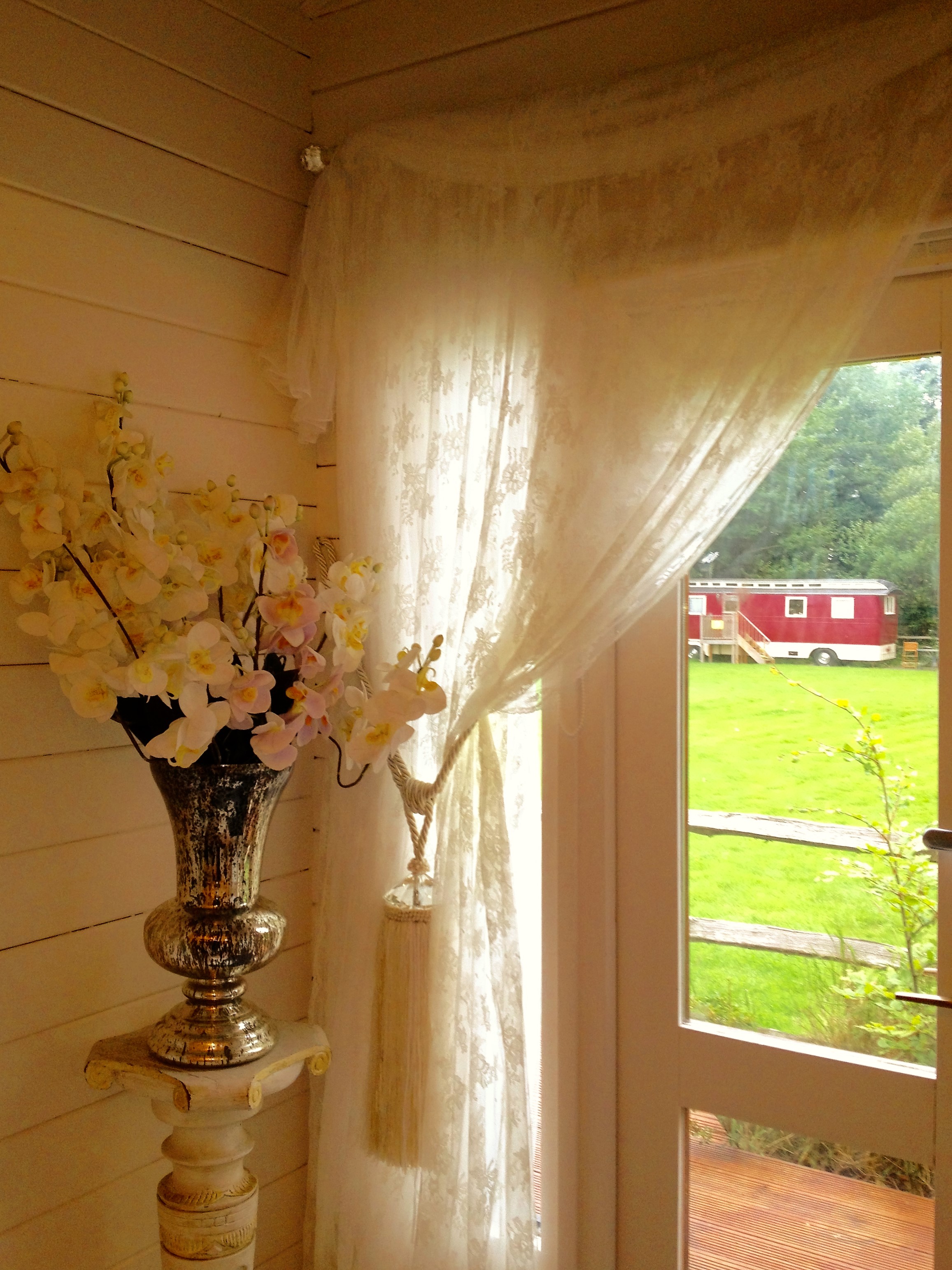 Ivory Peace Lace Drape