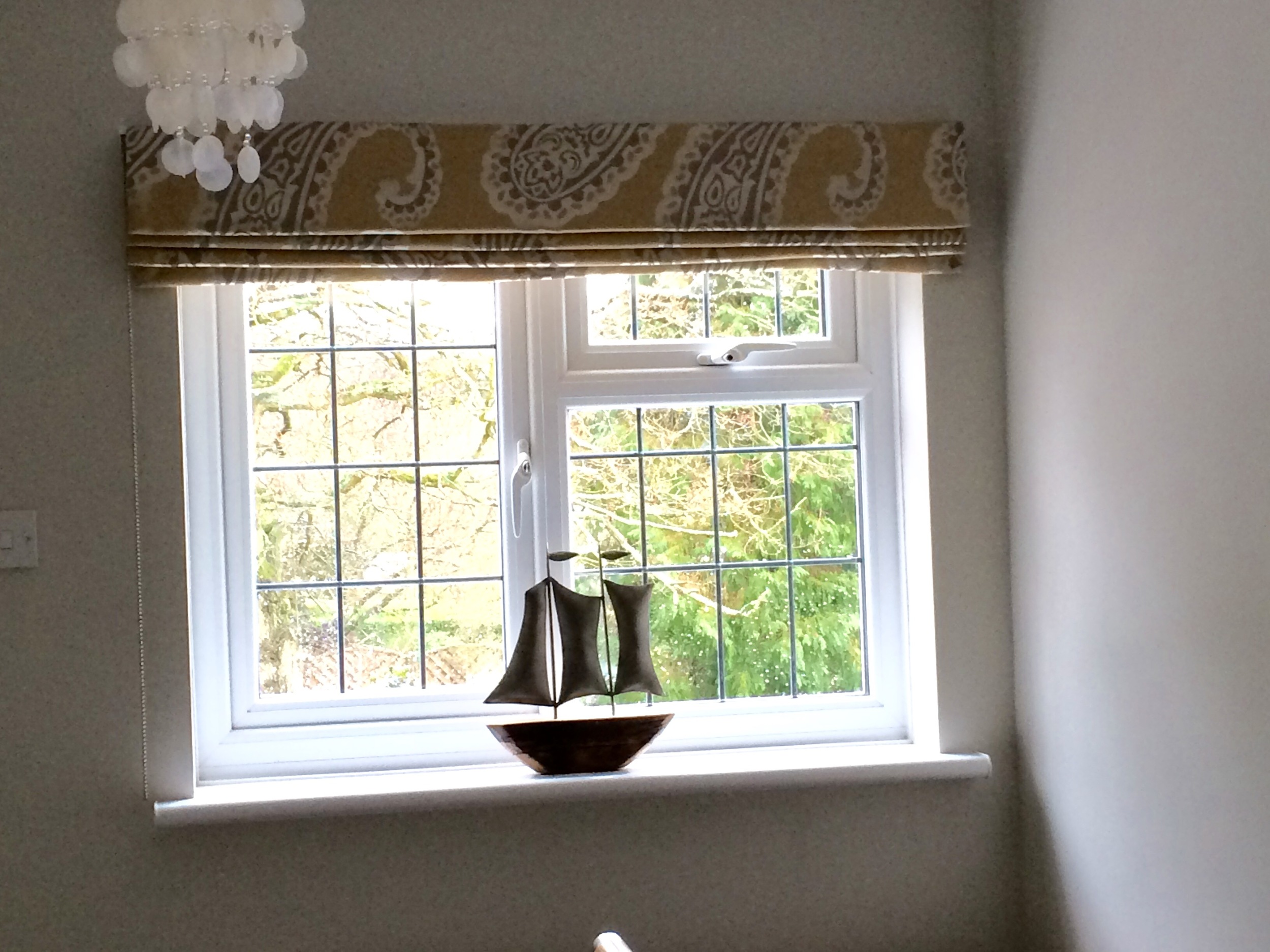 Hallway Roman Blind Emperor Gold