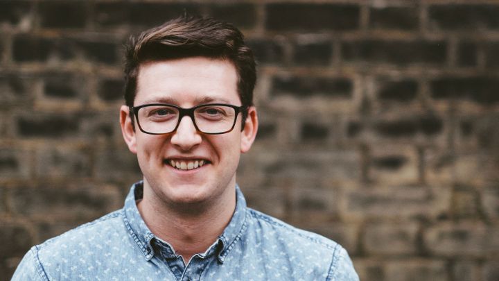 Tom, a 25-year-old professional, working in the City of London. A keen sportsman who loves watching England play rugby at Twickenham. 