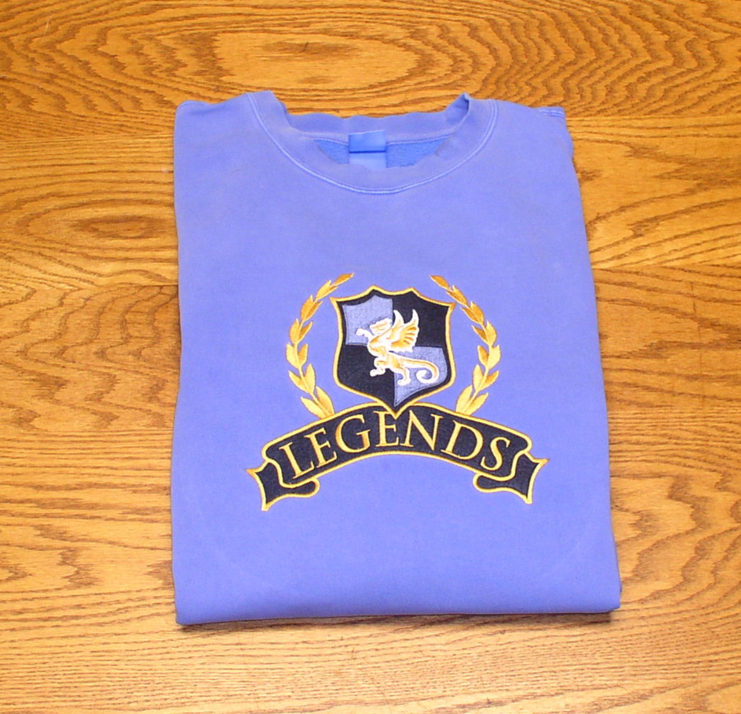 Sweatshirt_Legends_folded_blue.jpg