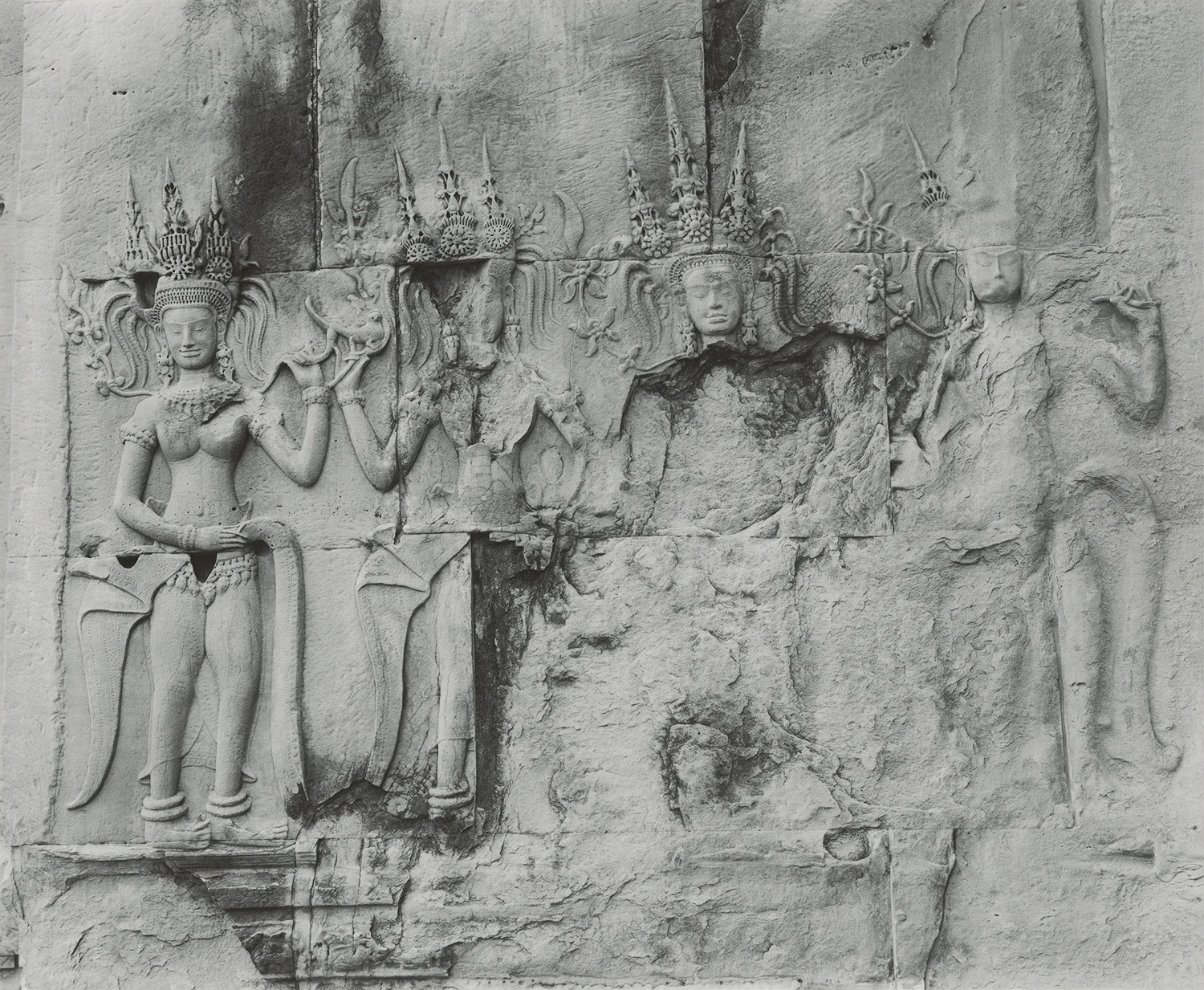 Elvira-Piedra_Apsara-Angkor-Wat_Divine-Symbol-Happiness_Celestial-Dancer_Dakini.jpg