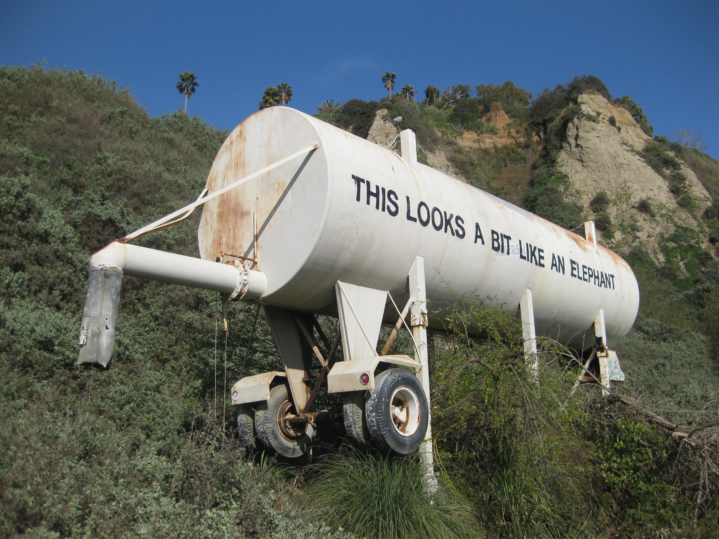 “THIS LOOKS A BIT LIKE AN ELEPHANT,” BANKSY, PACIFIC PALISADES 2011, BY BURT KEARNS