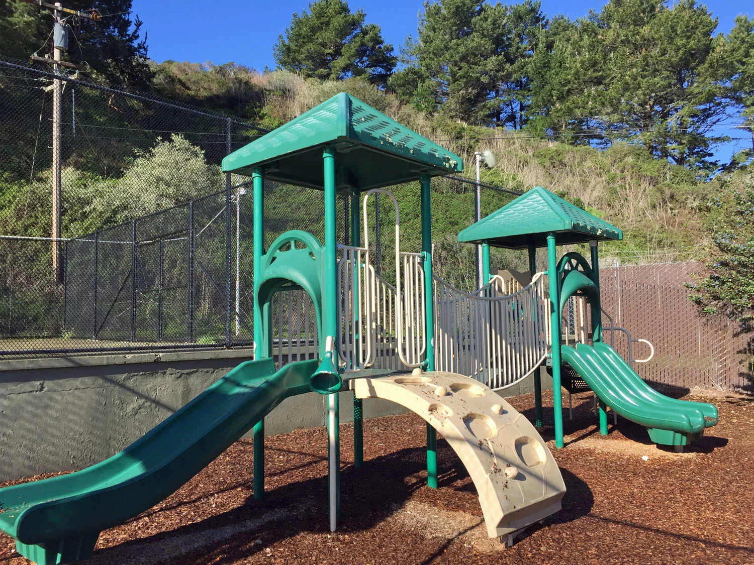 Tot lot play structure