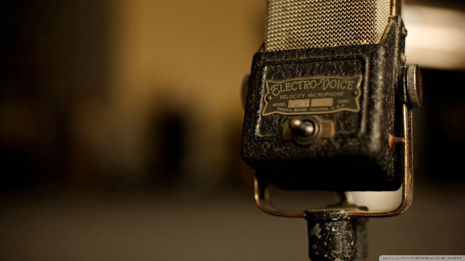 vintage-microphone.jpg