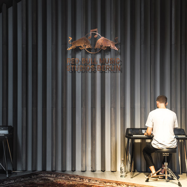 red-bull-music-studios-berlin-piano-leogant-bottle.jpg