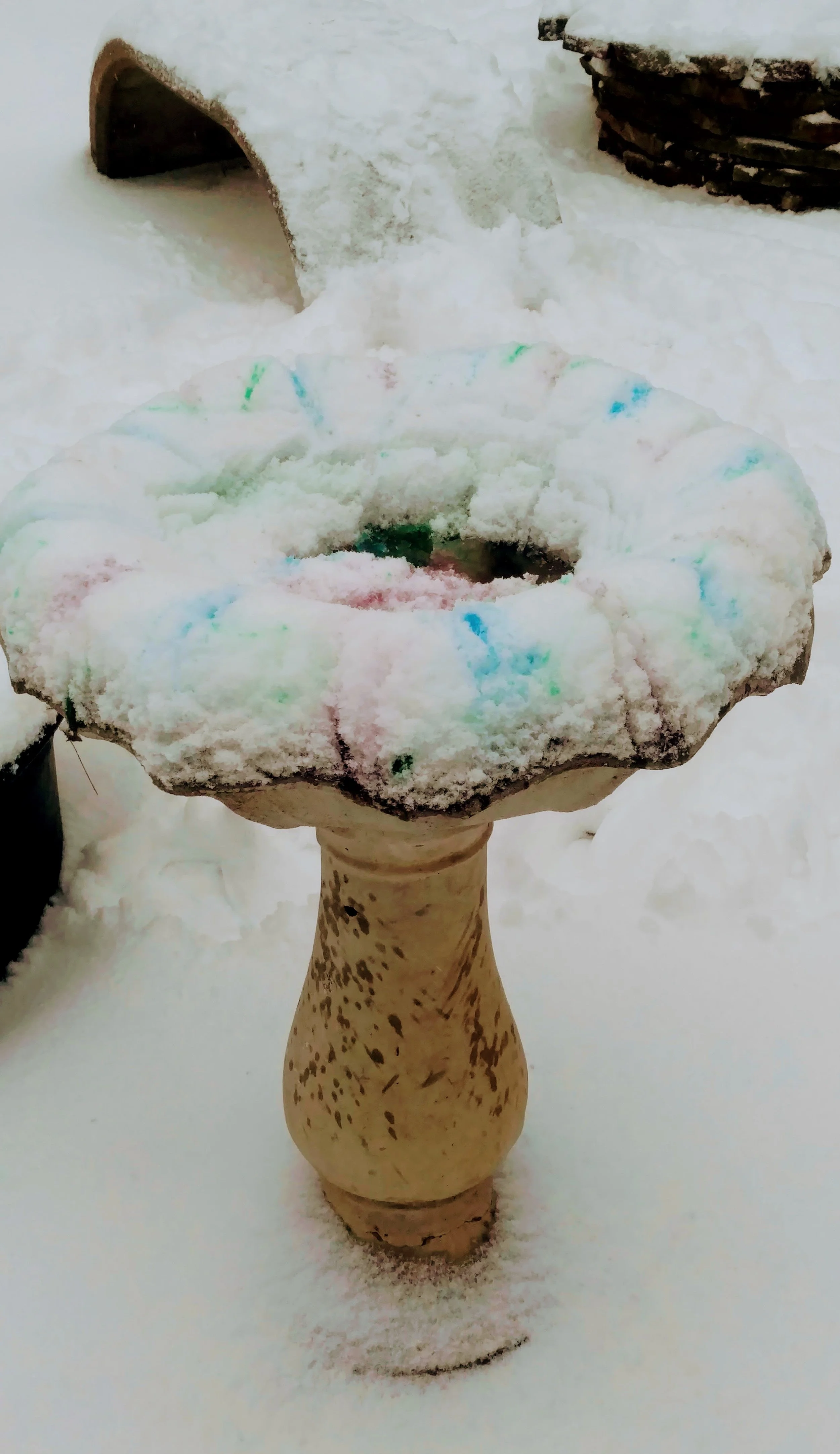 Paint the snow - birdbath