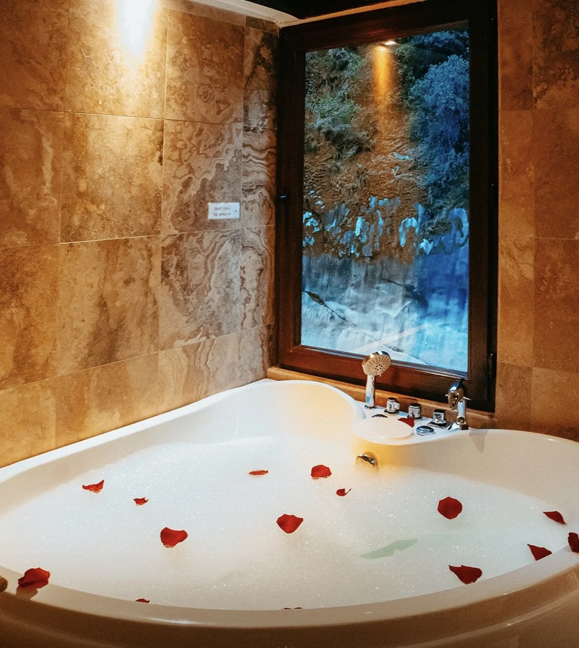 hatun_inti_bath1.jpg