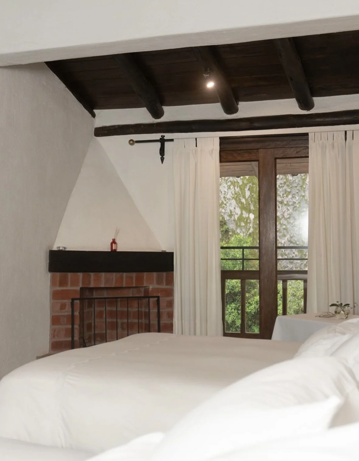 hatun_inti_bed1.jpg