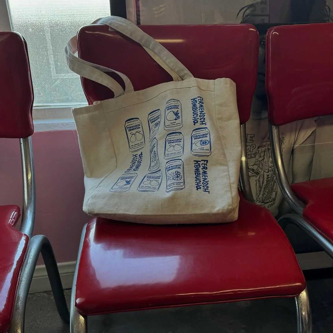 Not only do we have great kombucha we also have cool totes and tees 🤩😍