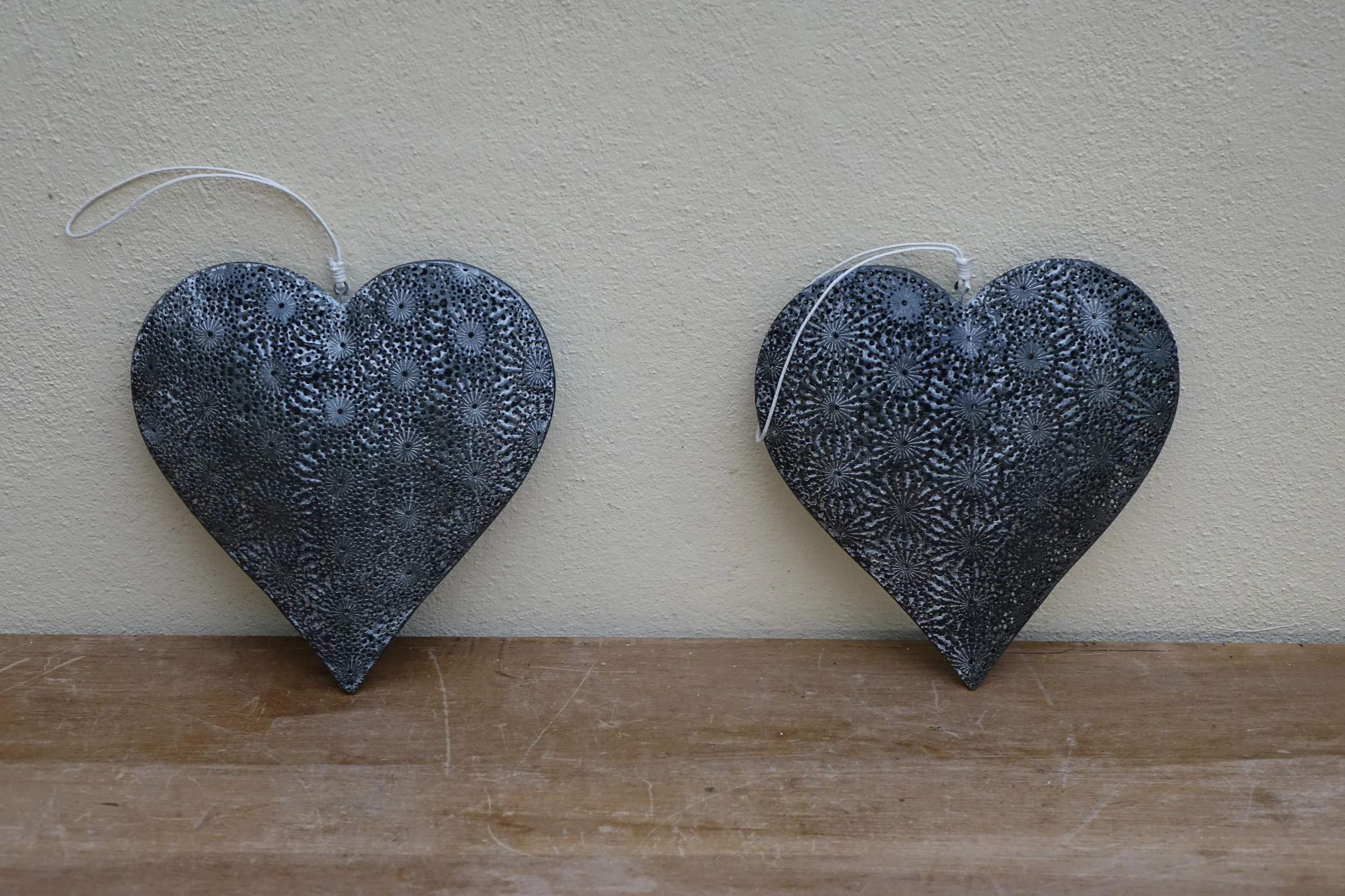 Large Metal Daisy Heart £2