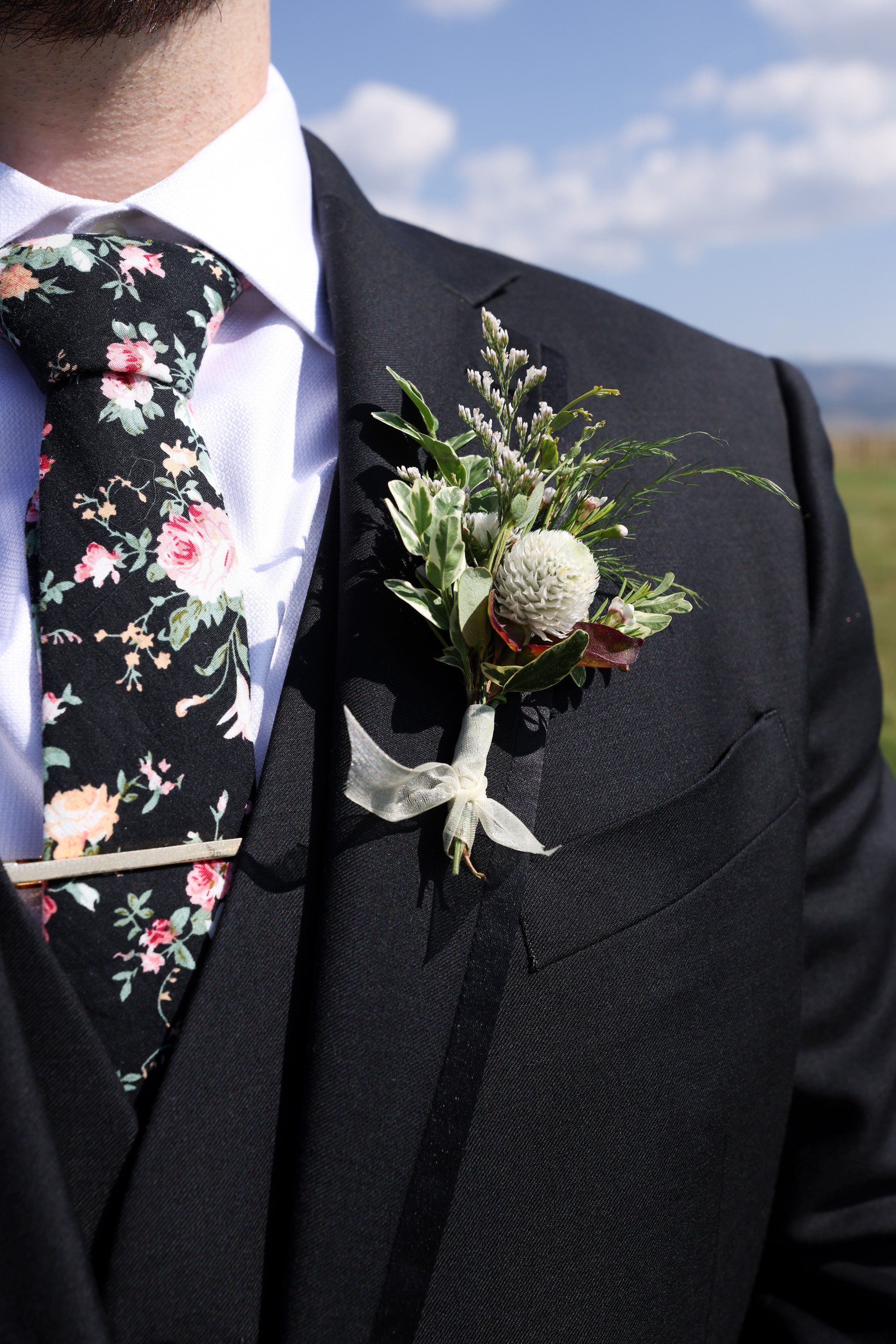 Groom Corsage and Tie