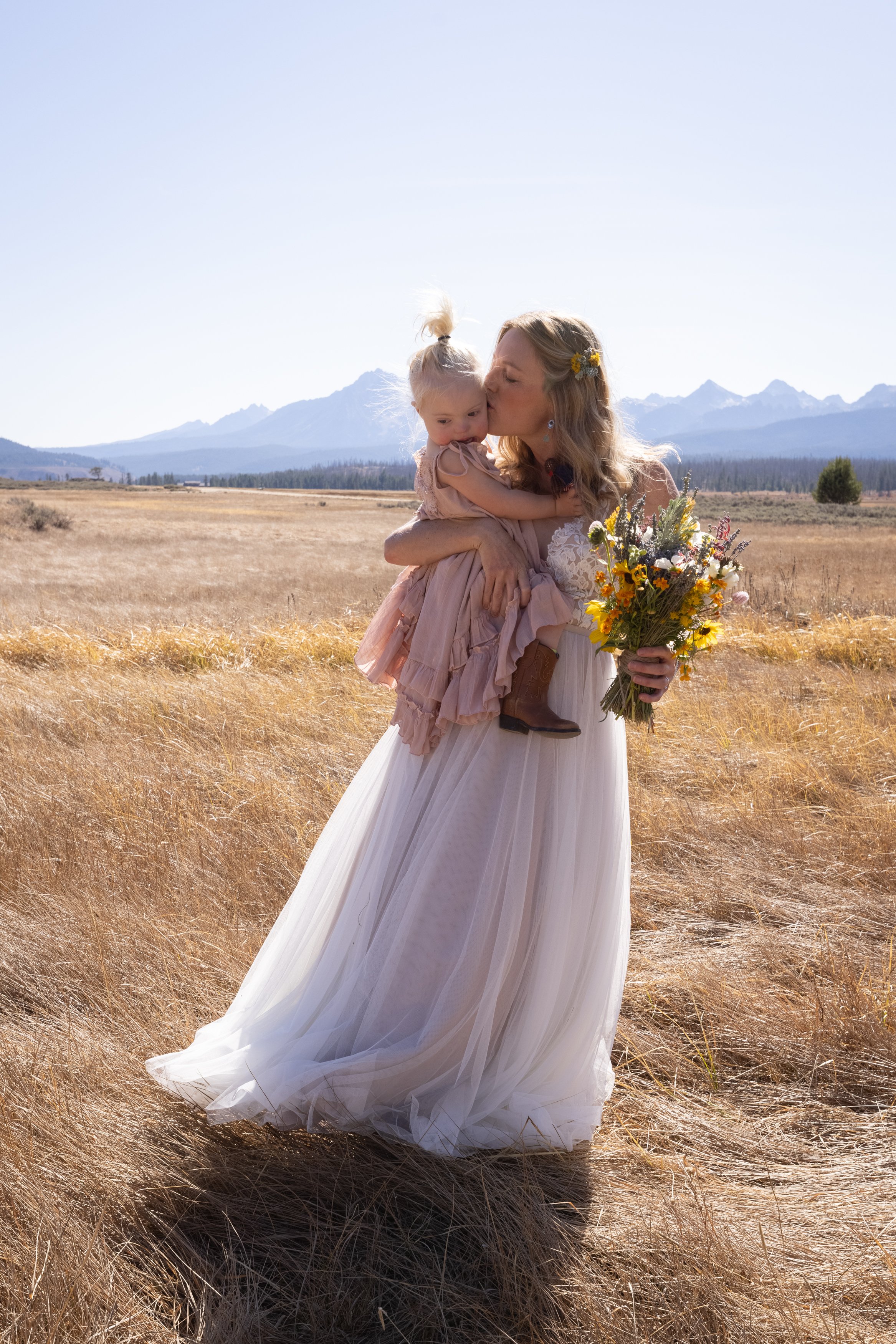 Idaho bride and daughter