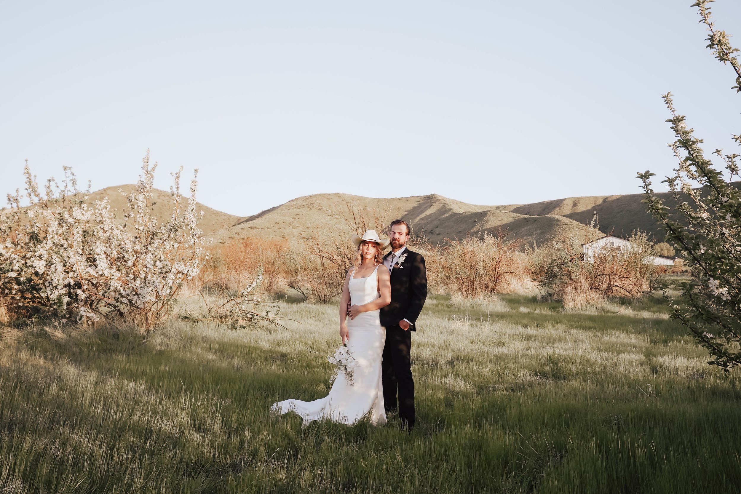 Idaho Bride and Groom in Field (Copy)