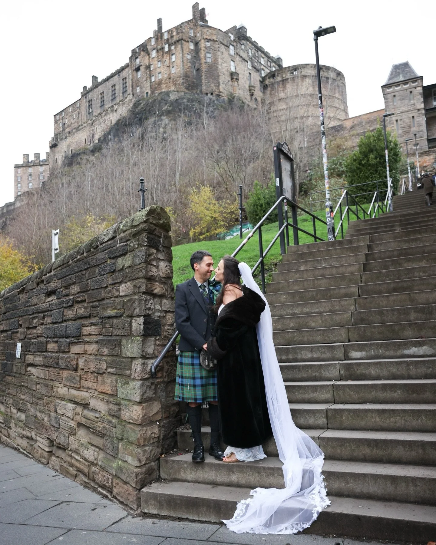 Wedding previews for N + K in Scotland! 💍🥂

Bagpipes, kilts, a parade through the Royal Mile, a ceilidh to end the night.  Family + friends.  A very full heart!! 🤍