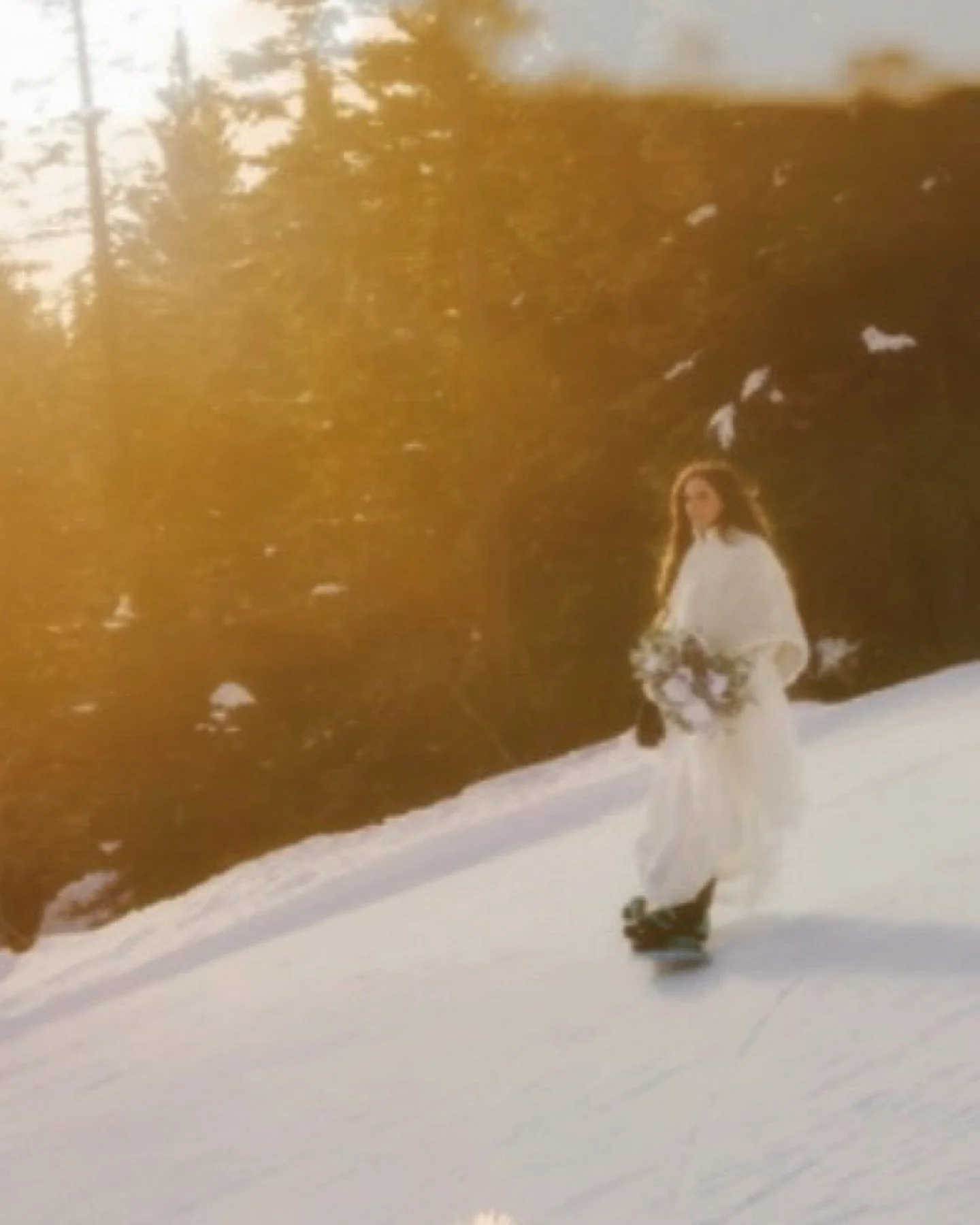 Modern romance, mountain edition. 🤍💍

I always love when my couples opt for a next day bridal session after their wedding celebration.  Such fun!! ❄️

Couple | @that_idaho_girl + Erik
Photographer | @amyisacsonphoto
Venue | @tamarackresort
Dress | 