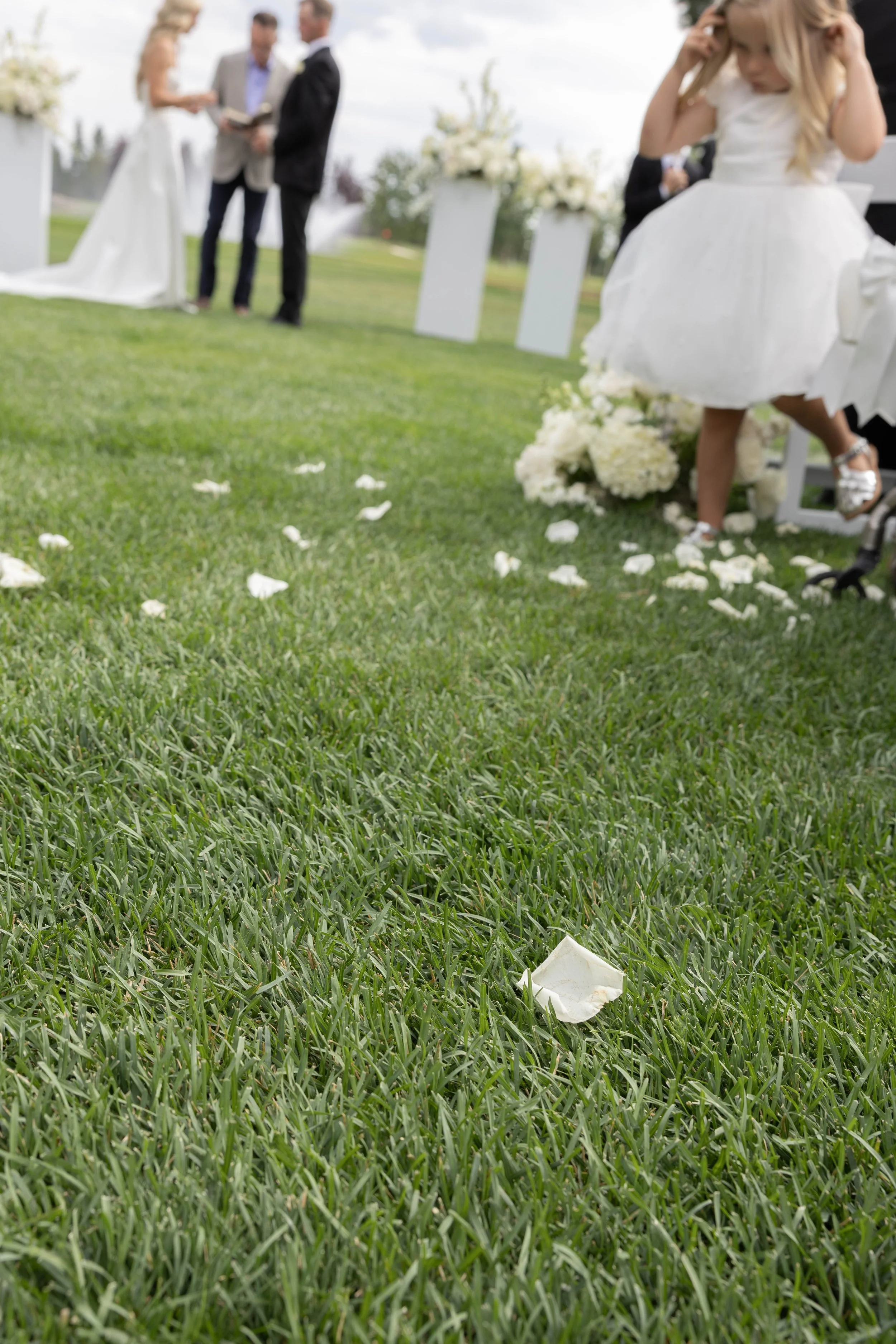 Wedding-Flowers-Grass.jpg