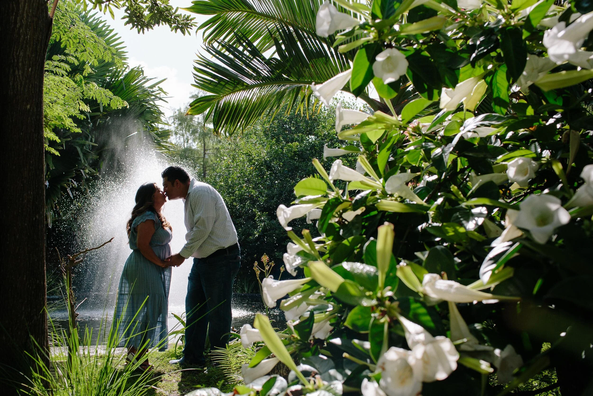 miami-beach-botanical-pregnancy-portraits-stellancy_06.jpg