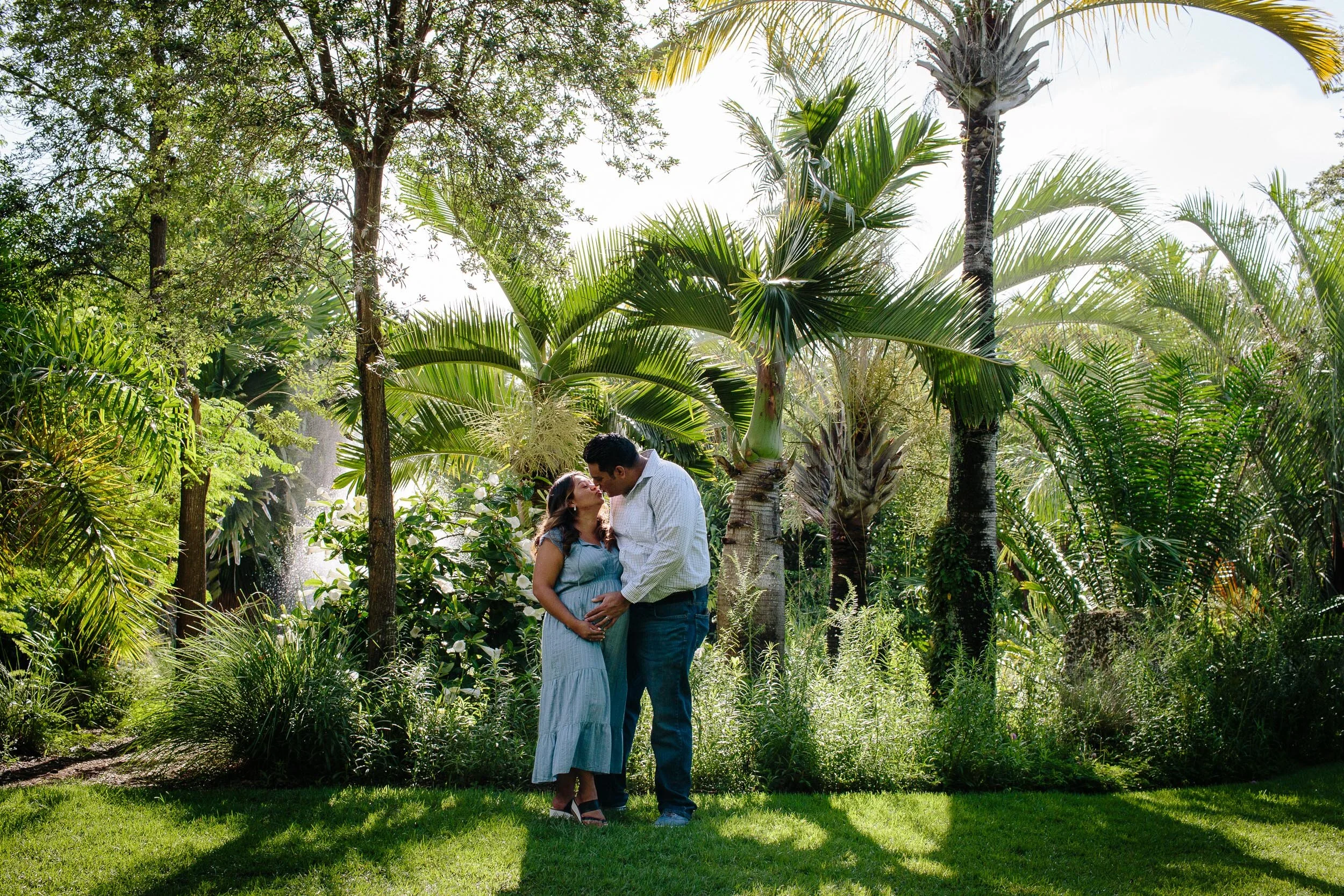 miami-beach-botanical-pregnancy-portraits-stellancy_03.jpg