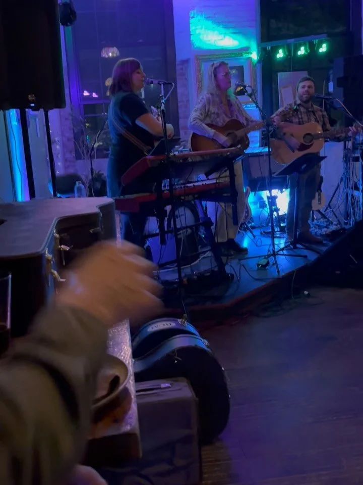 @lizframekickers pared down to a trio! Old school. Lovely. And a pleasure to follow them and @tinydogfight (also distilled to a sublime trio) to the stage at @auspicious.brew last night. We had a blast. Yes, we fit the whole crew of @todd_hearon band