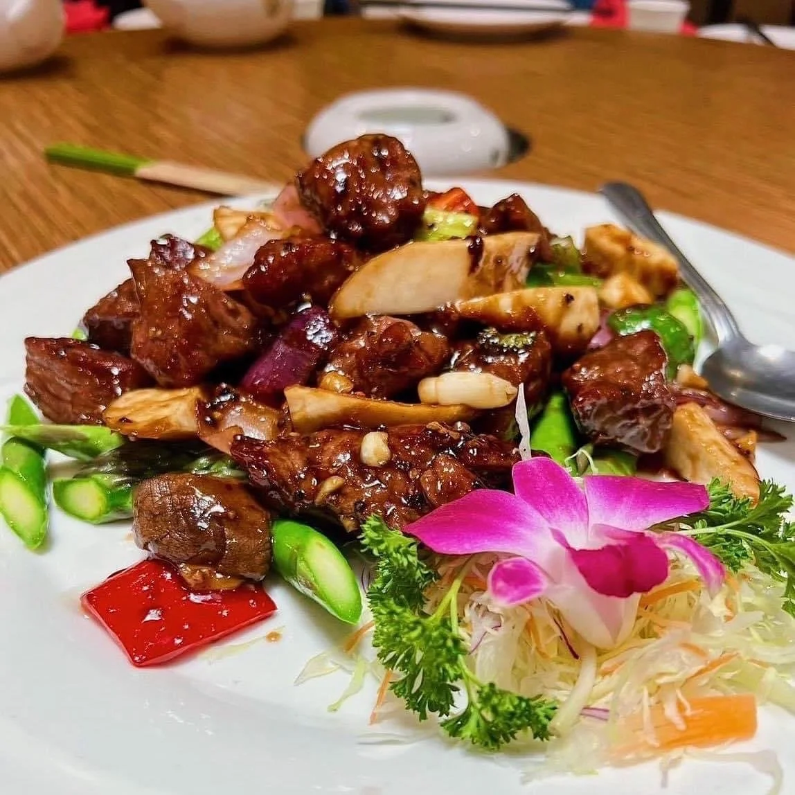 A delicious dinner favorite &mdash;the pan seared wagyu beef cubes drizzled with lime sauce 香檸煎和牛. Share it with the family this week for dinner at Koi Palace.

📸 foodwithbrendan

#koipalace #bayareaeats #bayareafoodie
