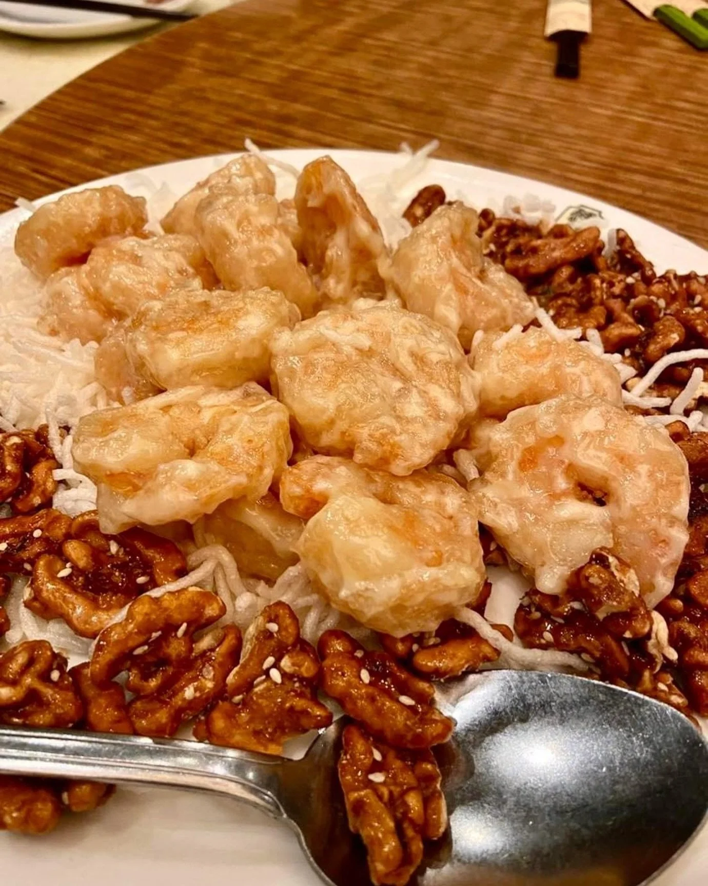 Crispy on the outside, tender and succulent on the inside. Enjoy the delightful contrast and classic flavors that make our Honey Walnut Prawns one of the most popular take-out items at Koi Palace! 

📸 Tiffany Y.

#koipalace #honeywalnutshrimp #chine