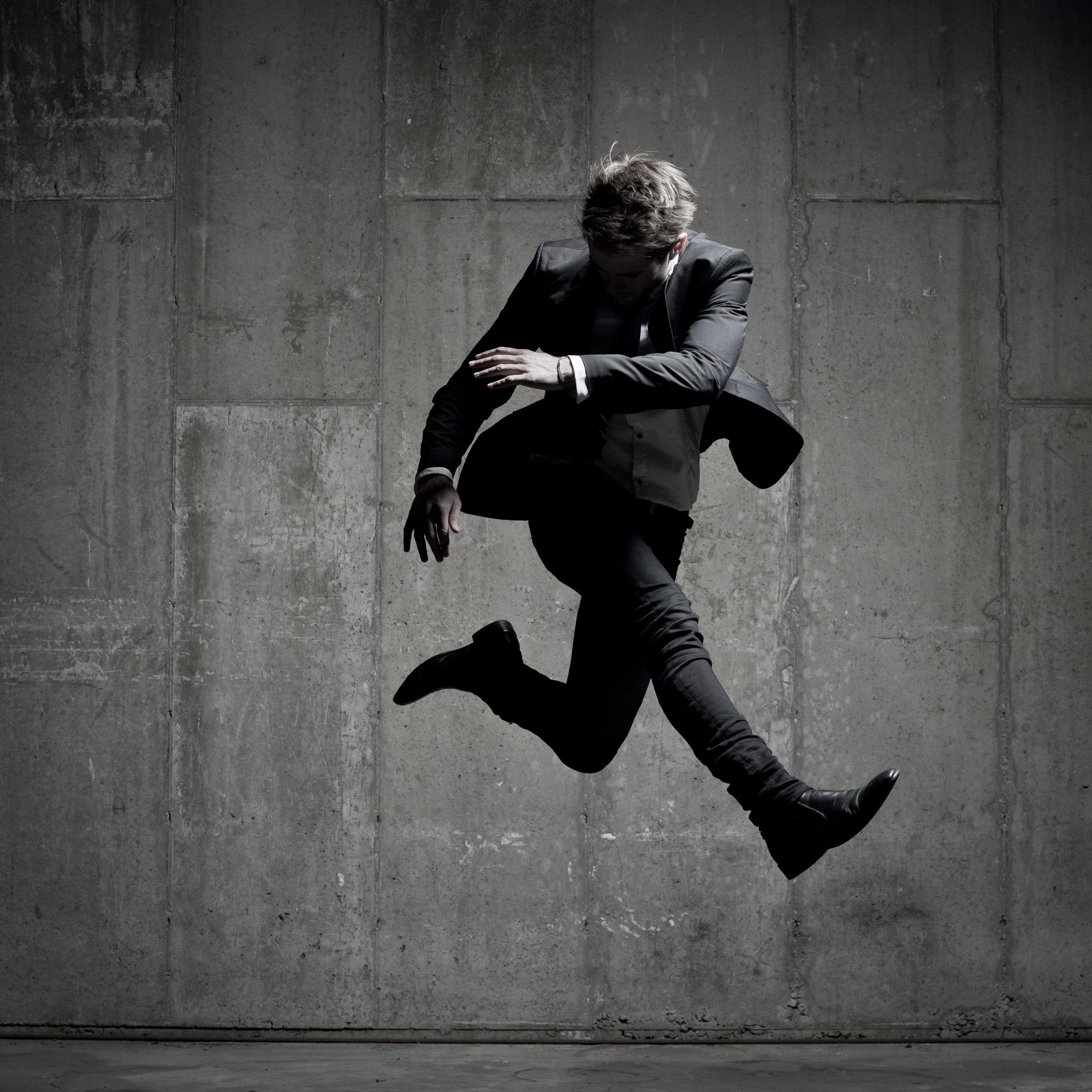 © duston-todd-mens-fashion-jumping-portrait.jpg