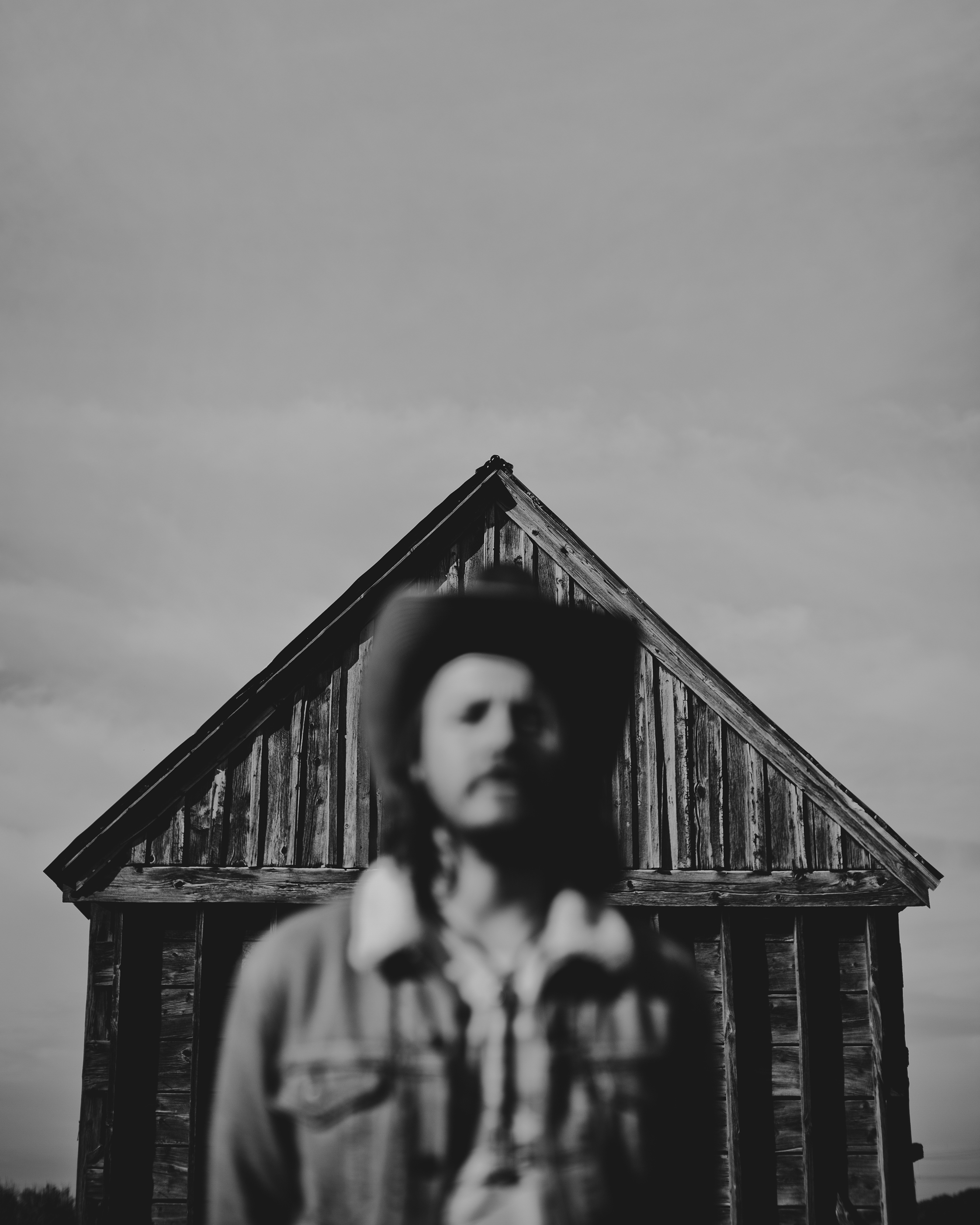 © duston–todd–country-cowboy–barn-focus-4.jpg