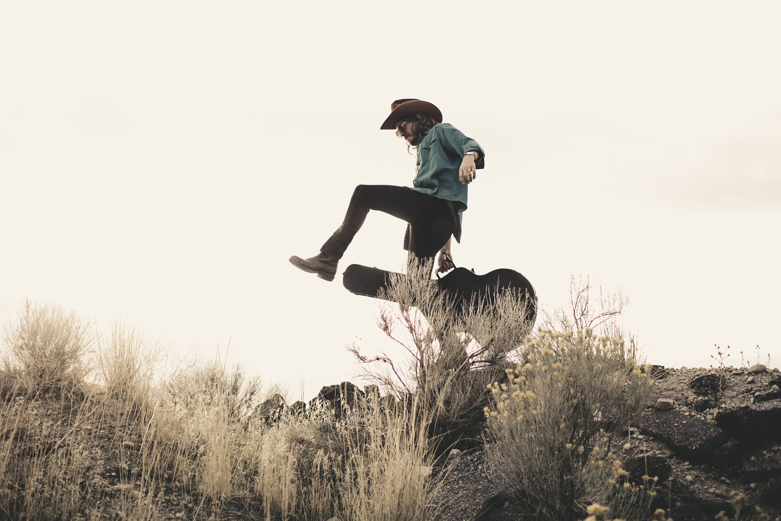 © duston–todd–country-cowboy–desert-guitar-gold-7.jpg