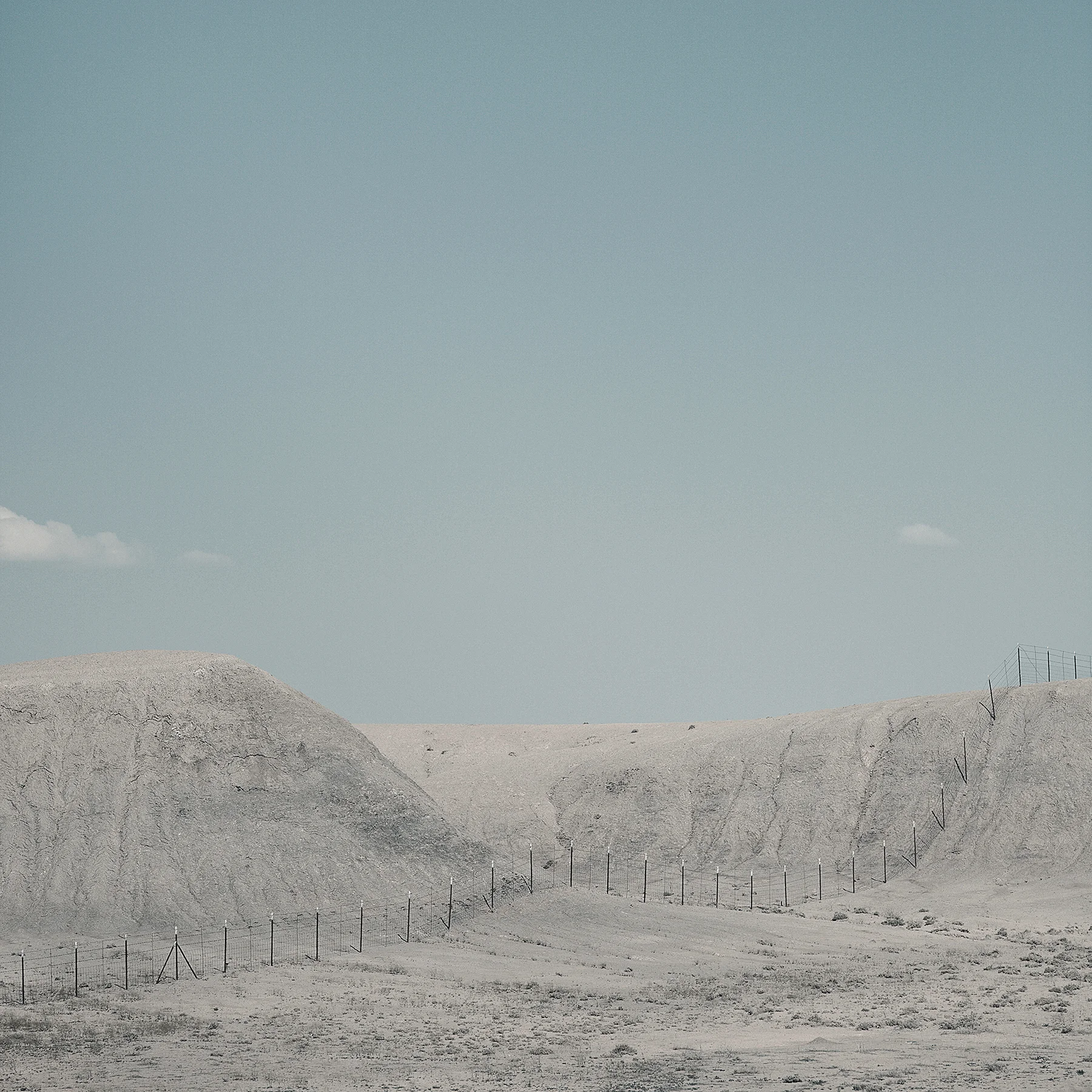 © duston todd_fine art_desert_landscape_fence_minimalism.jpg
