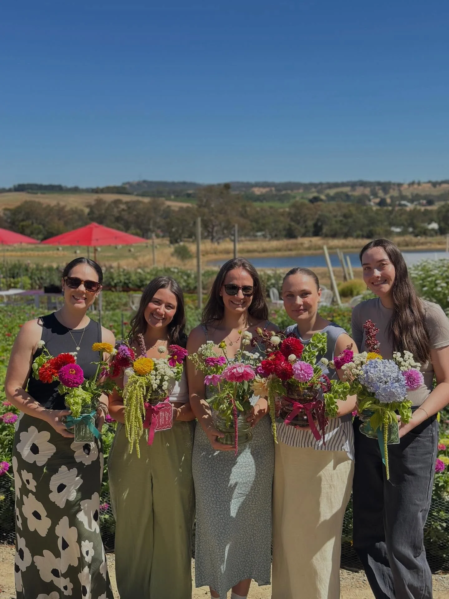 Lately&hellip; 🌸✂️🌸

Flowers are really starting to find their groove with a touch of heat to push them along. Hydrangeas could do without the 40+ heat but still look like a big cloud of goodness. 

It&rsquo;s been lovely seeing everyone enjoy the 