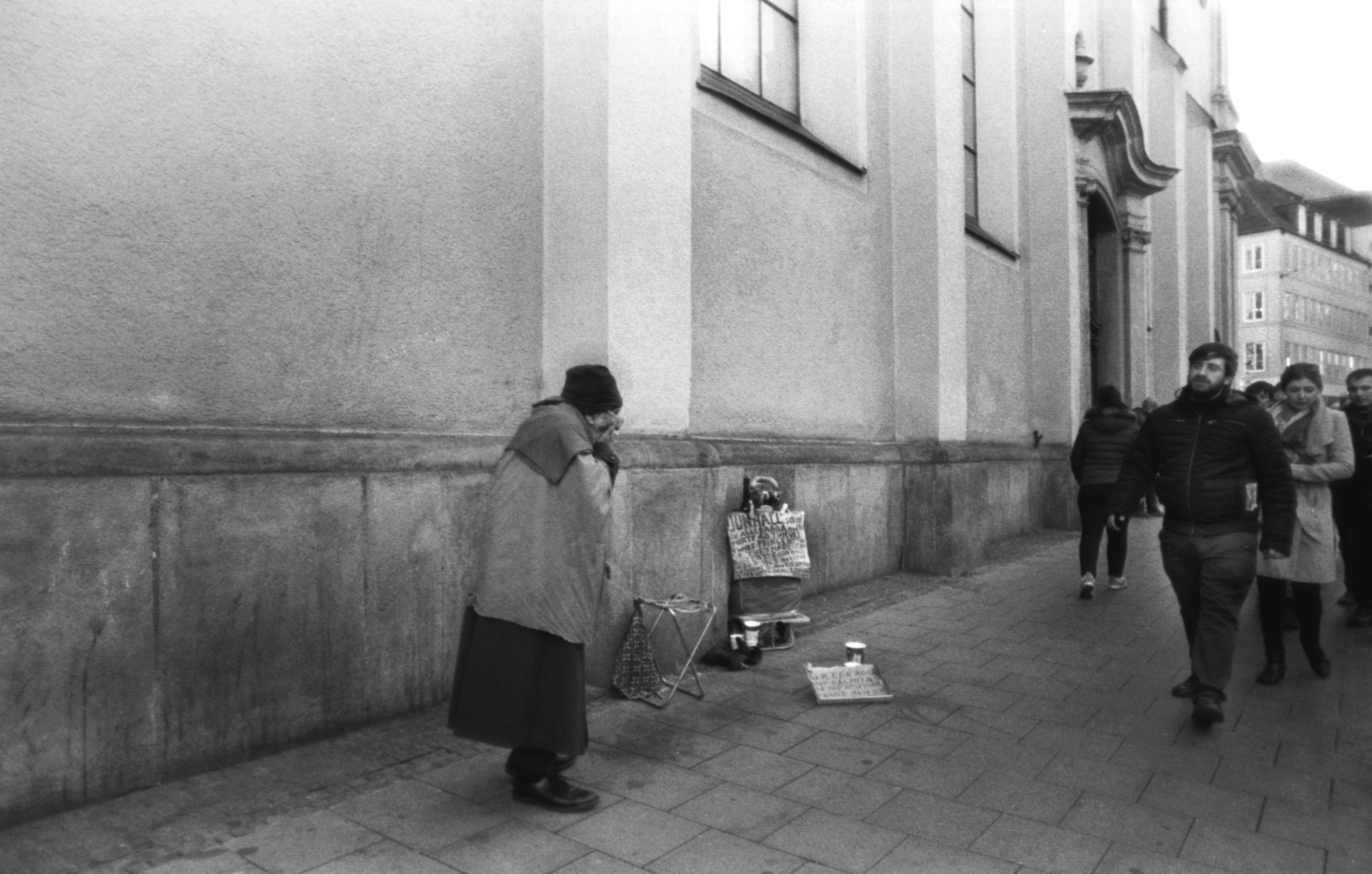 lady waiting.jpg