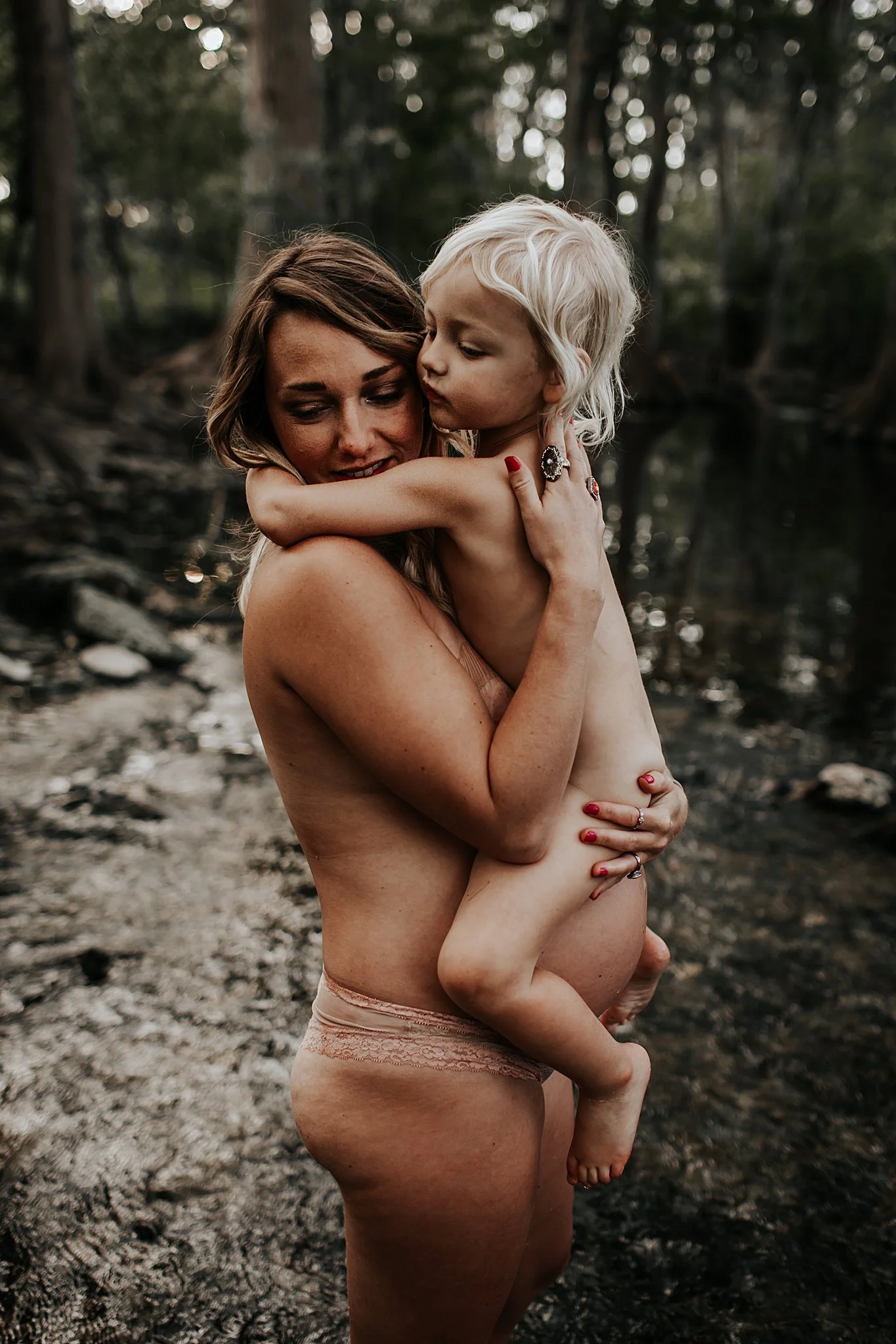 Shannon-San-Antonio-Maternity-Photographer-29_WEB.jpg