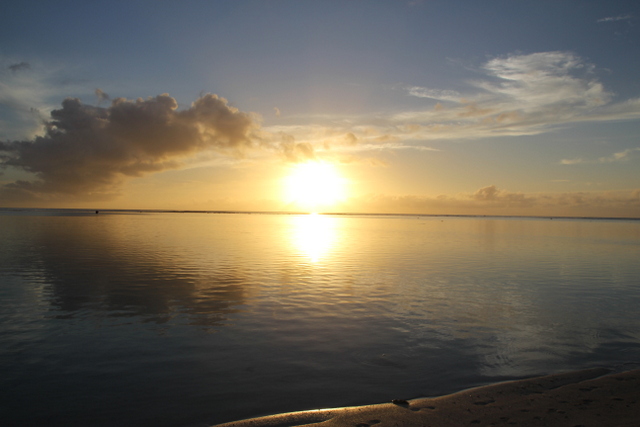 Sunset from Aroa beach.JPG