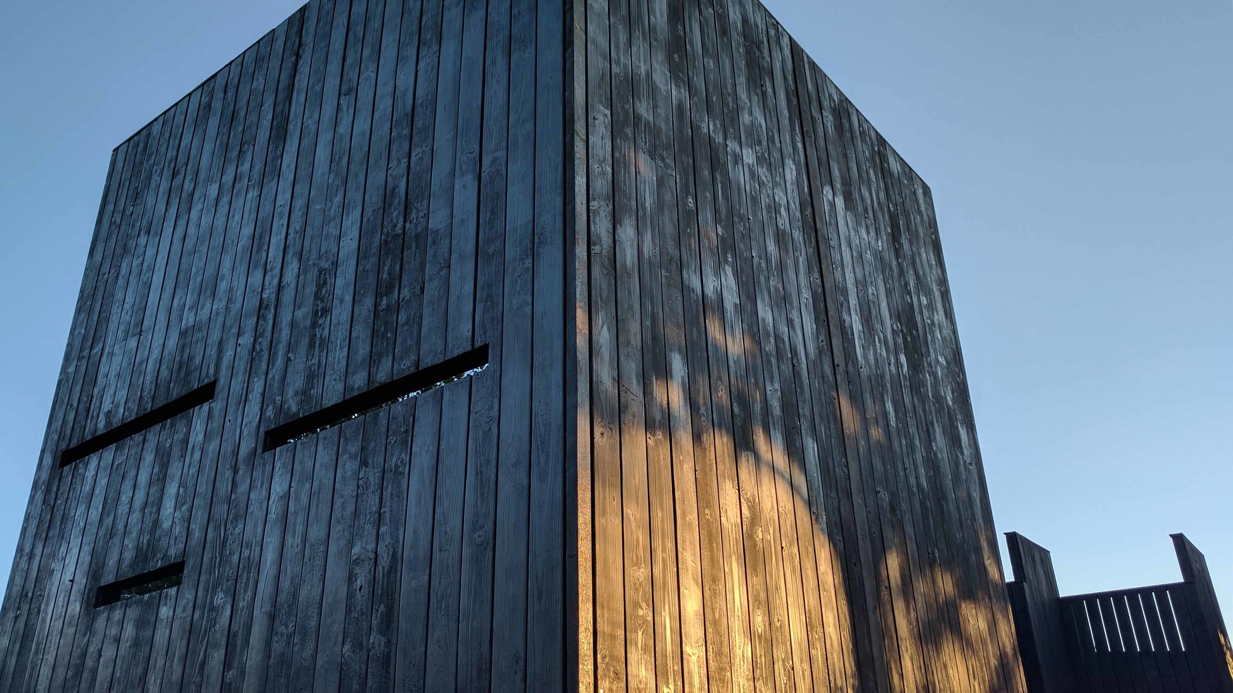 Southport Garden Design: Kuro: Evening Light On The Cube