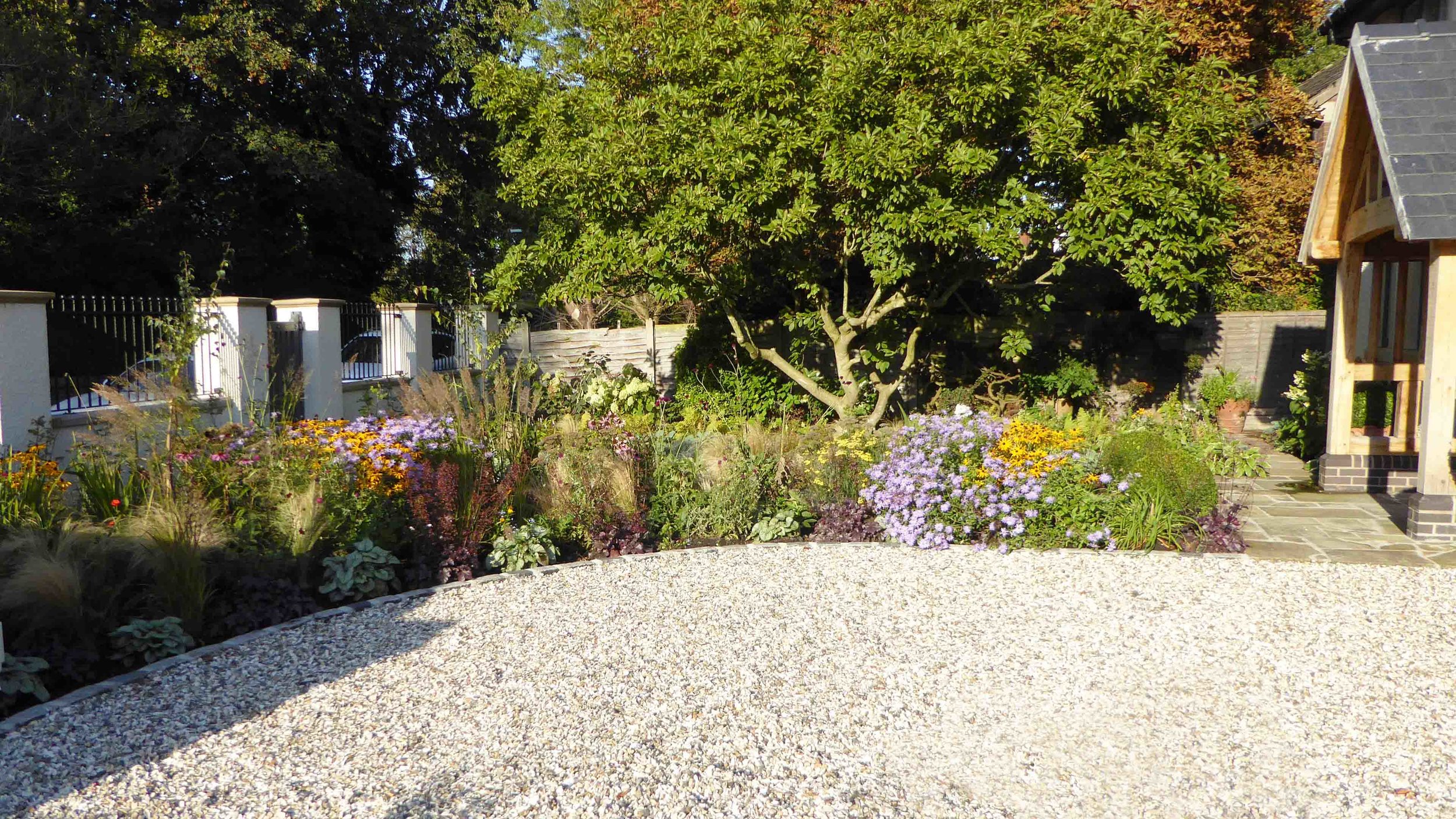 Cheshire Garden Design: The Sun and Shade Garden: Drive And Perennial Planted Border