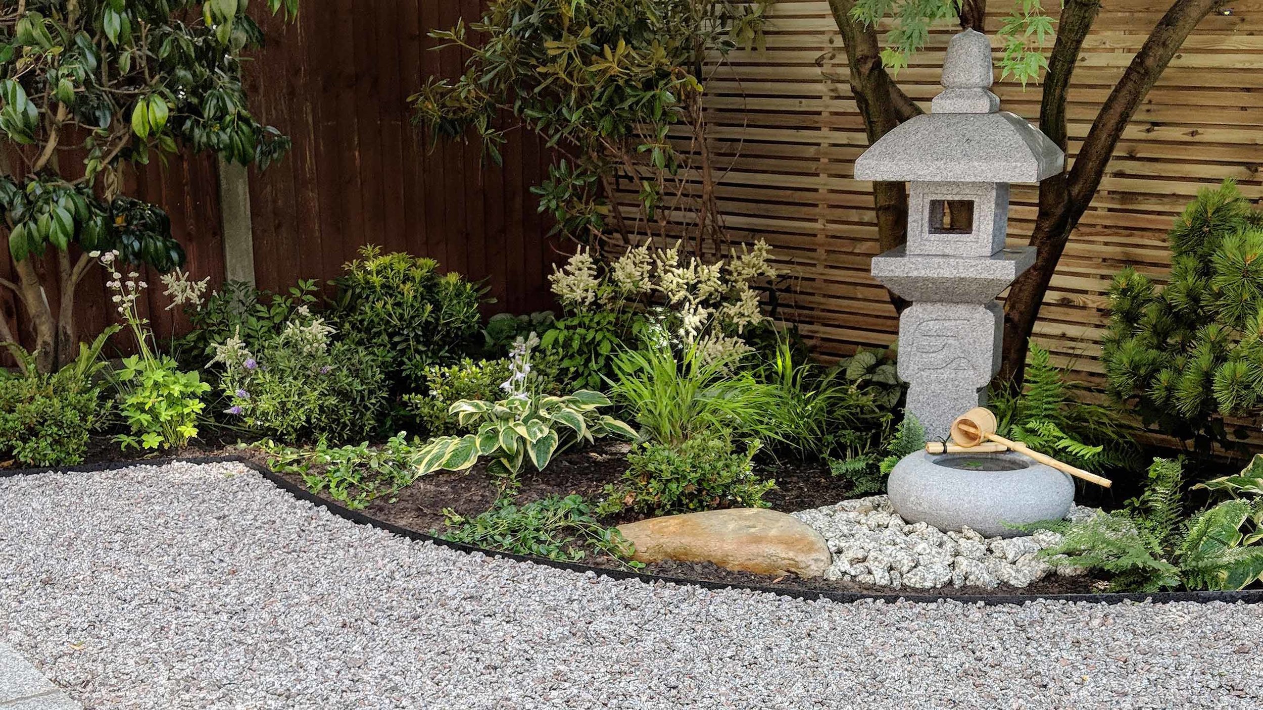 Cheshire Garden Design: Japanese garden with Oribe (Lantern) and Tetsu Bachi Basin