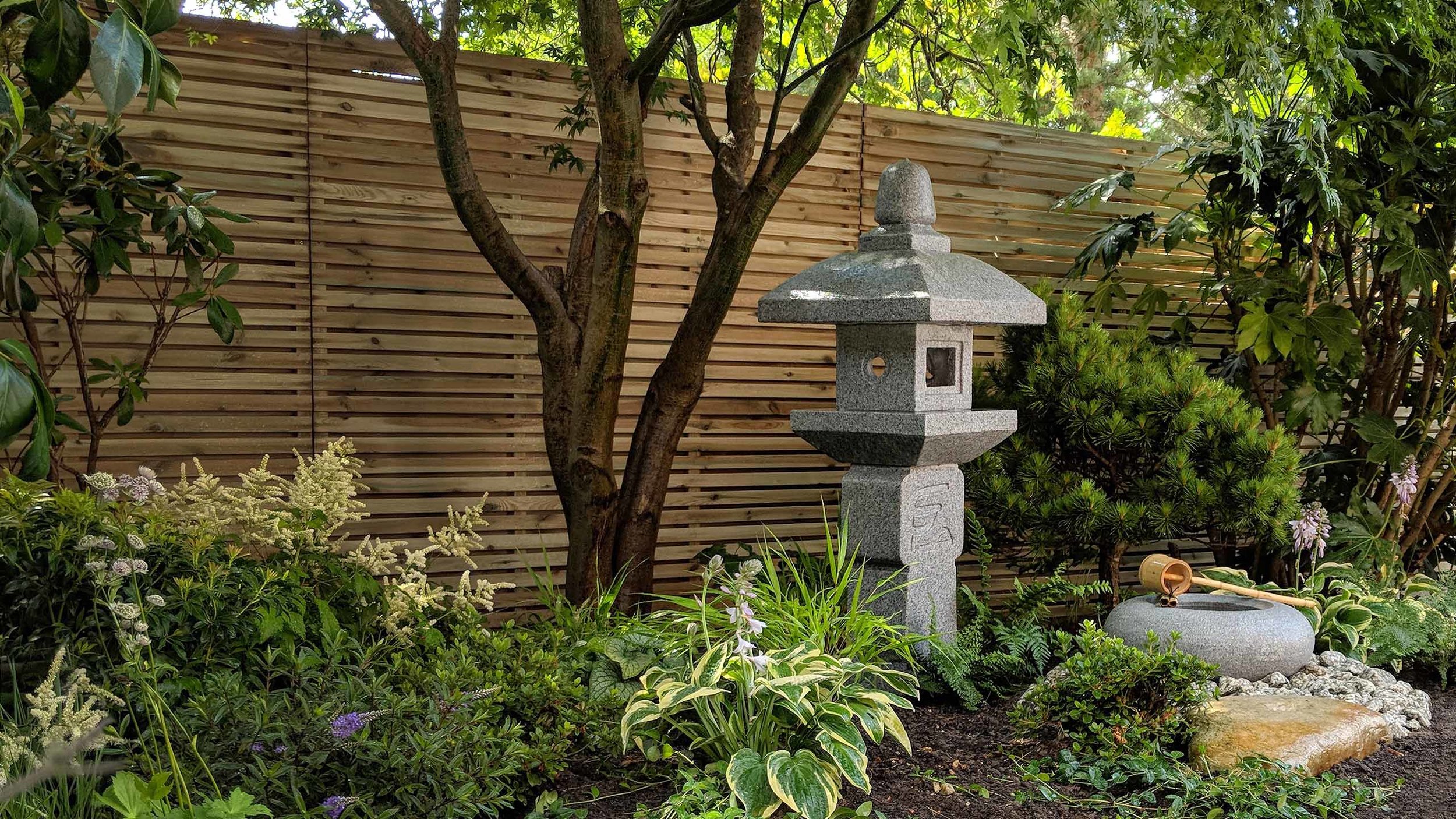 Cheshire Garden Design: Japanese garden with Oribe (Lantern) and Tetsu Bachi Basin 
