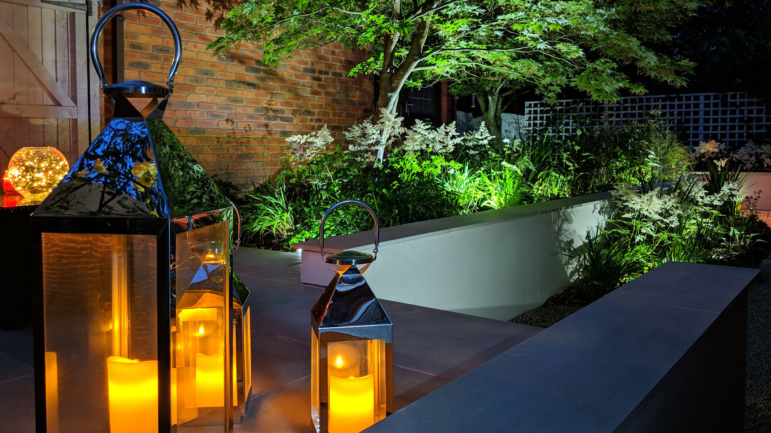 Bolton yard - Patio outdoor lanterns