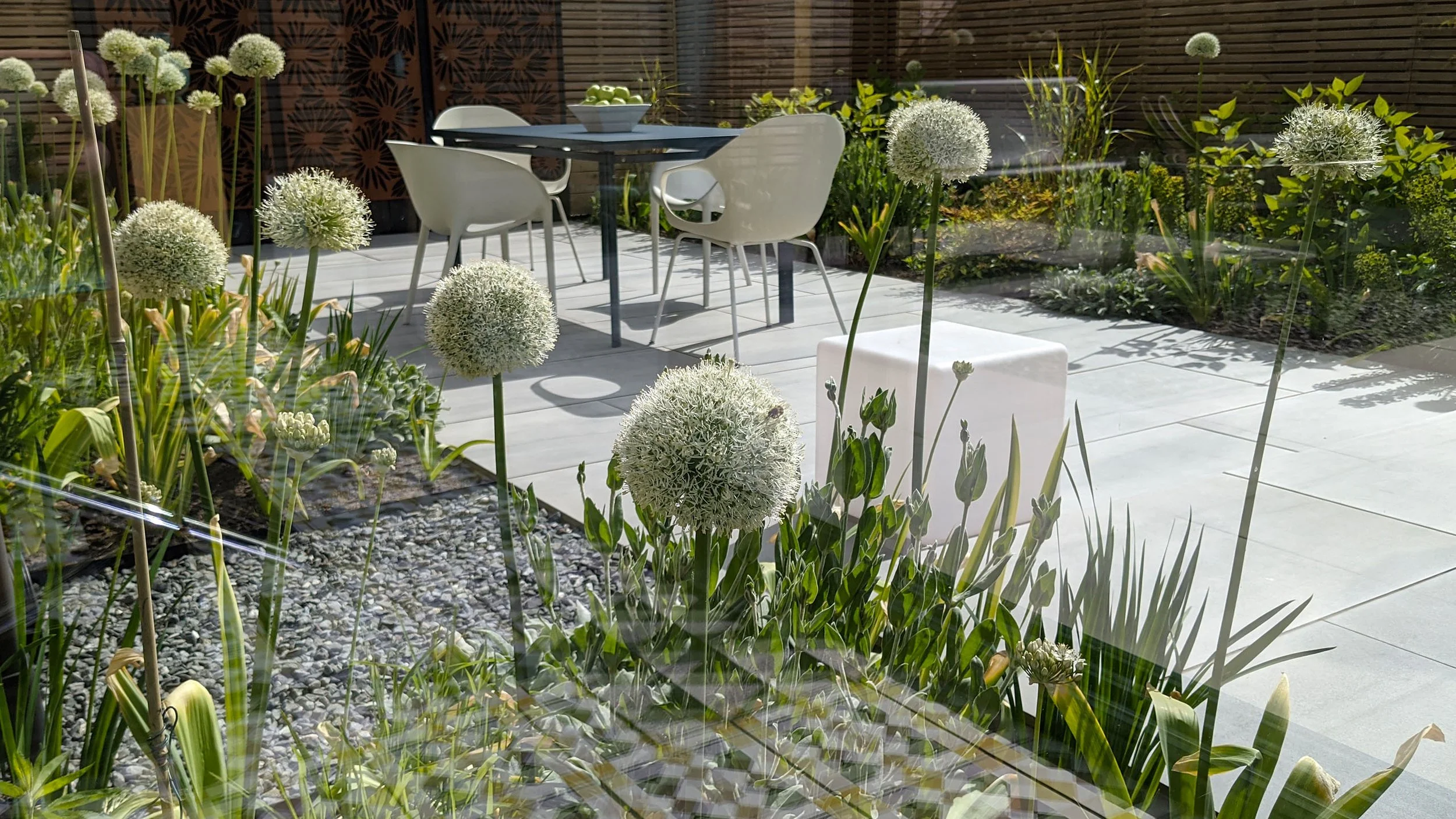 Modern Courtyard Garden Design