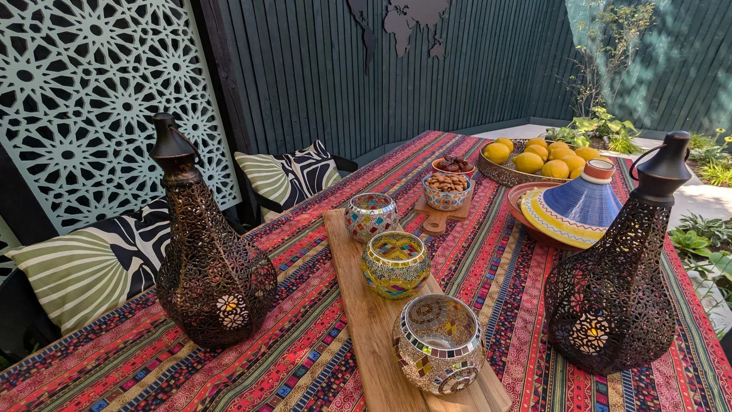 Colourful Outdoor Dining and Entertaining Area