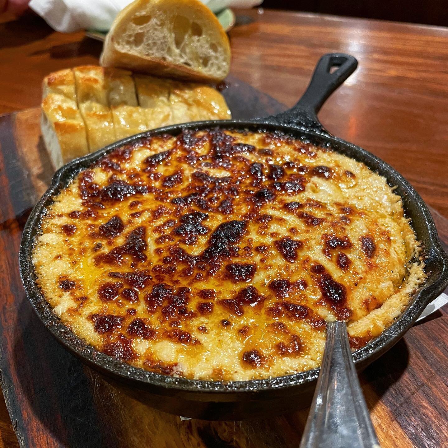 Greetings from your friendly, Maryland-born food writer, who really loves the crab dip at @phillipsseafood.