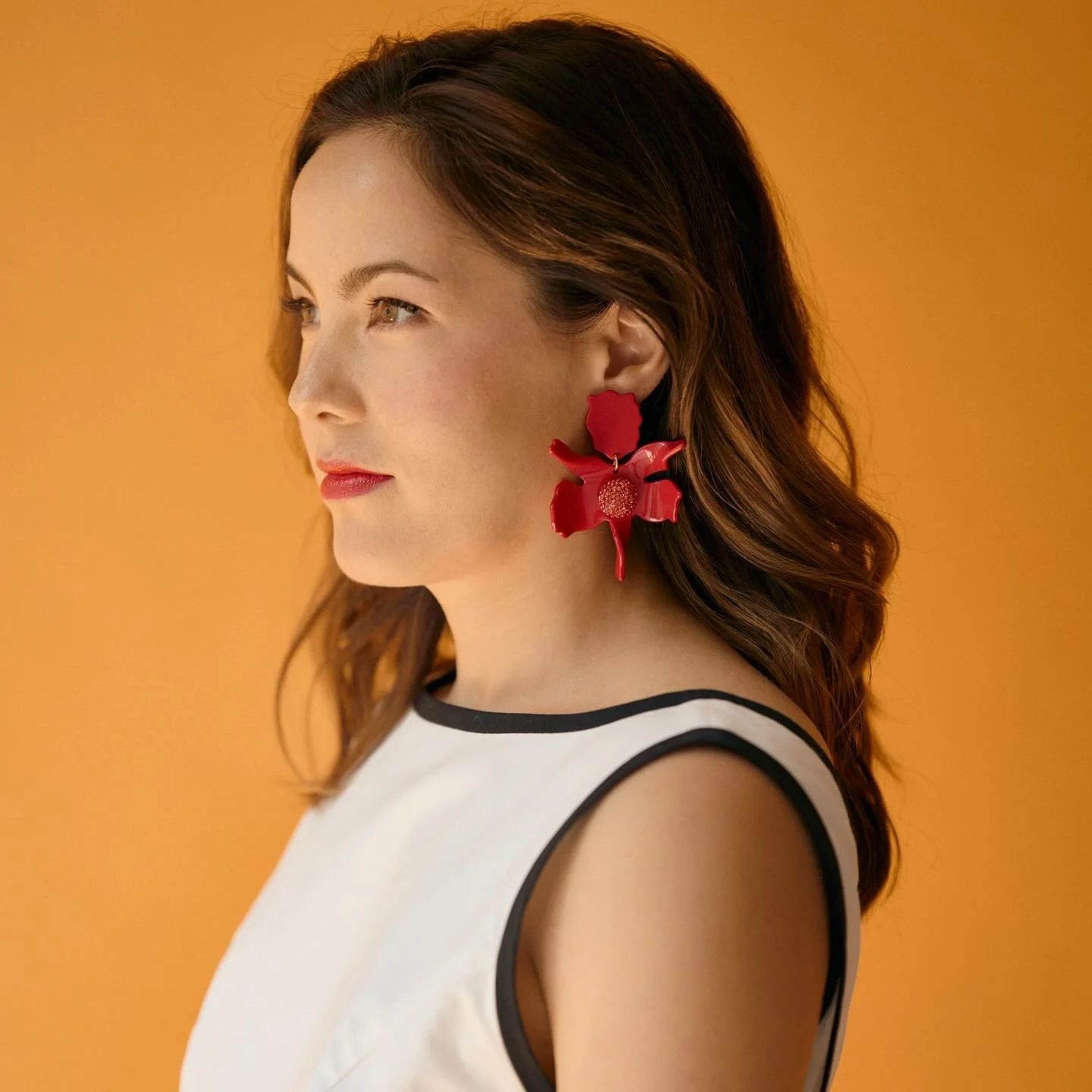 I had so much fun doing a proper studio photo shoot for new headshots with @katiewardphoto, @allisonokoehler, and @makeupwithdani. Quite different being on set when you&rsquo;re in FRONT of the camera, but these three made me feel like a cover star, 