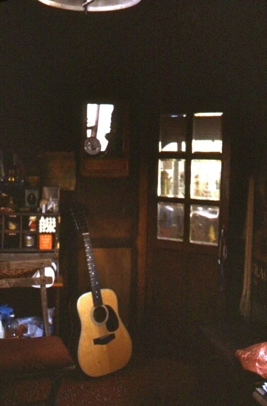 Inside roulotte .jpg