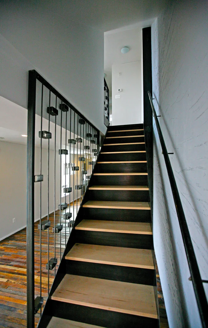 Interior_stair.jpg