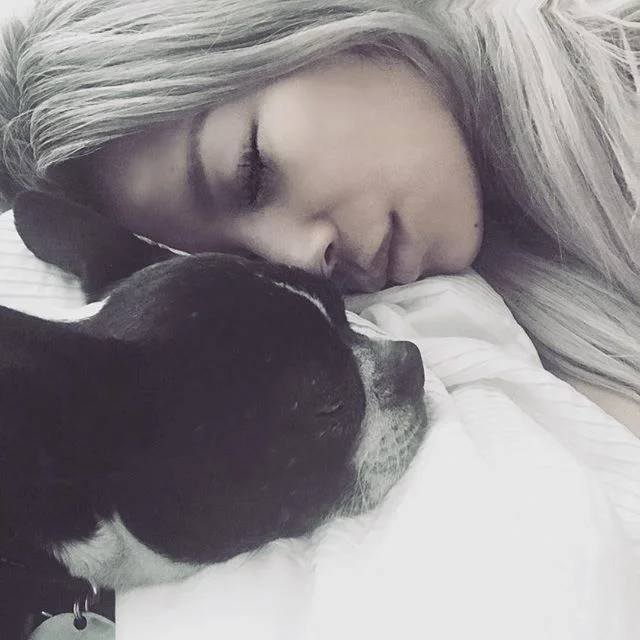Lazy Sundays with Jim 🐶catching up on some well deserved 💤 #lovethisdog @mr_max2k