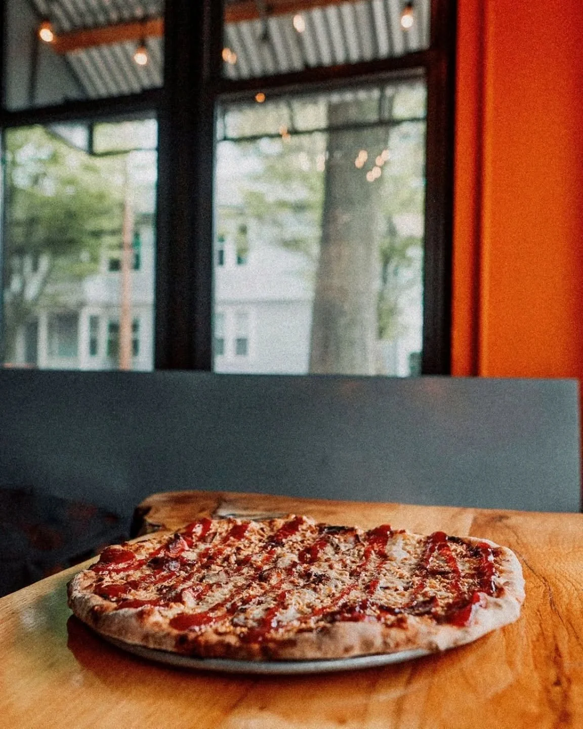 ~The King~ peanut butter, smokey bacon, mozz, and our cranberry honey jam. yes, we went there. yes, it's good.

would you try it? 👑🍕 

#one6three
#newhaven
#ctpizza
#ctrestaurants
#nhveats 
#dailypizza
#newhavenpizza
#ctfood
#woodfiredpizza 
#ctpiz