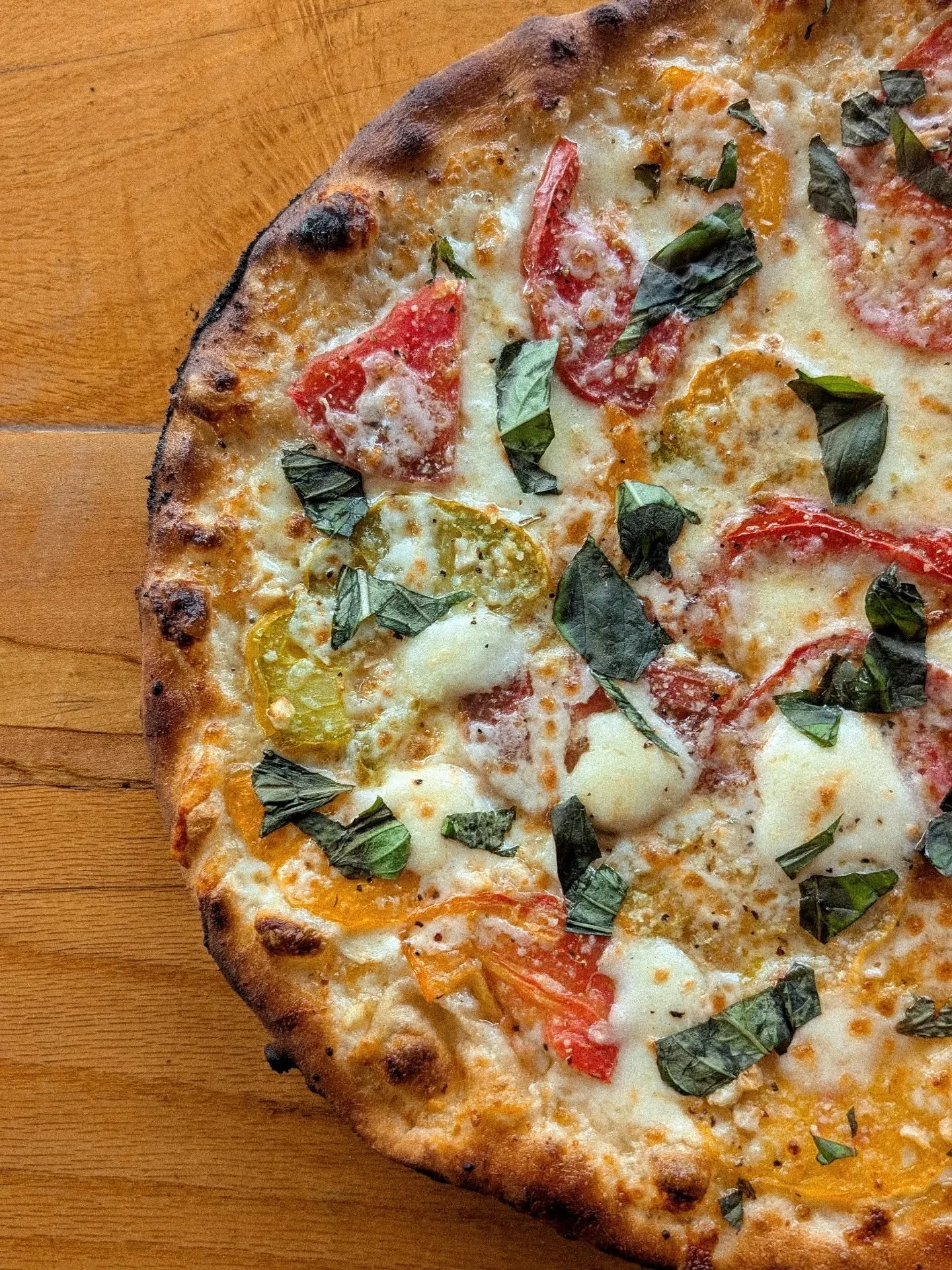 our gorgeous girlie, The Heirloom, is back for the summer 🍅

available now~
🌽The Elote
☀️Summer Is Coming
🍅The Heirloom 
🍋 Lemon Pepper Wings 

#one6three #newhavenpizza #woodfiredpizza #ctfoodlovers #connecticutfoodie #ctpizzatrail #newhavenct #
