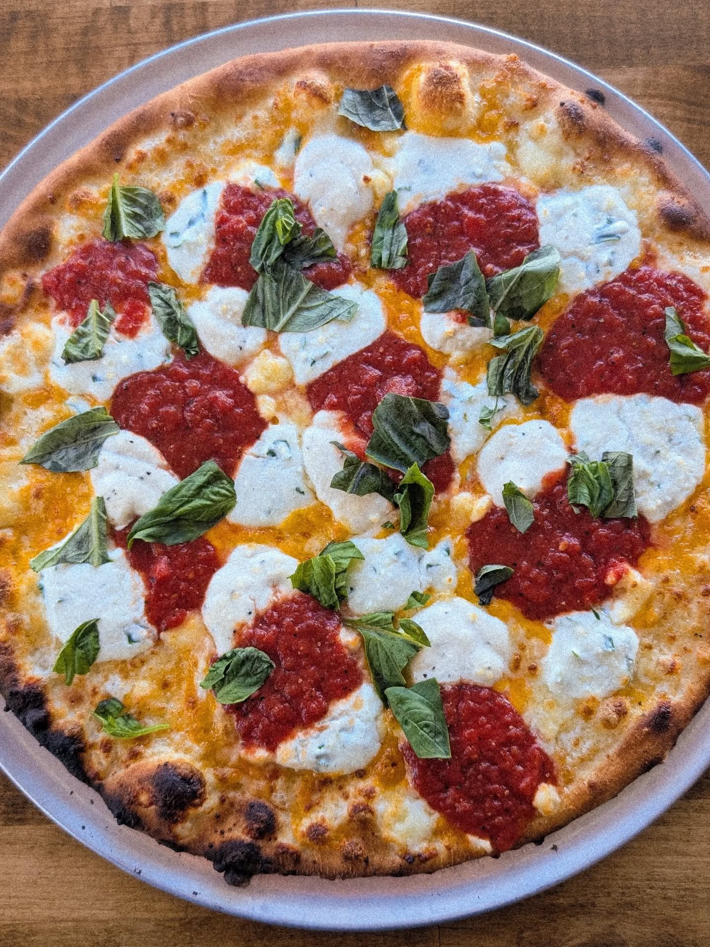 hopefully our seasonal menu drop will help with the winter blues 🥶
.
.

➝ 🧀 the cheese louise
mozz, sharp cheddar, crumbled feta, our herbed ricotta and honey goat cheese and a sprinkle of grated parm. drop a few dollops of sauce and finish it off 